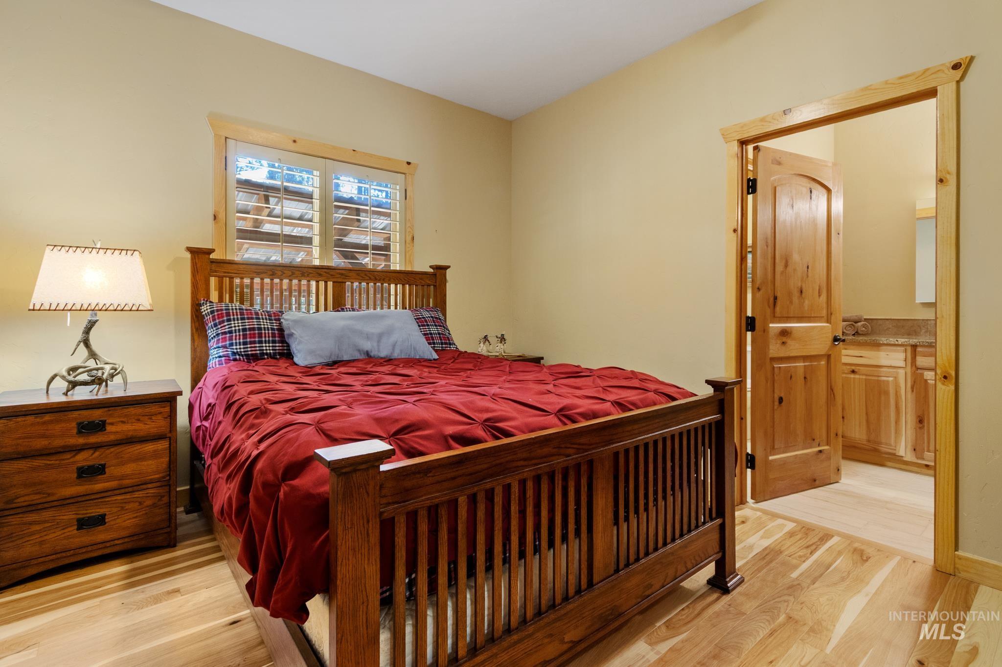 251 Meadow Dr, Idaho City, Idaho 83631, 2 Bedrooms, 2.5 Bathrooms, Residential For Sale, Price $869,999,MLS 98993606