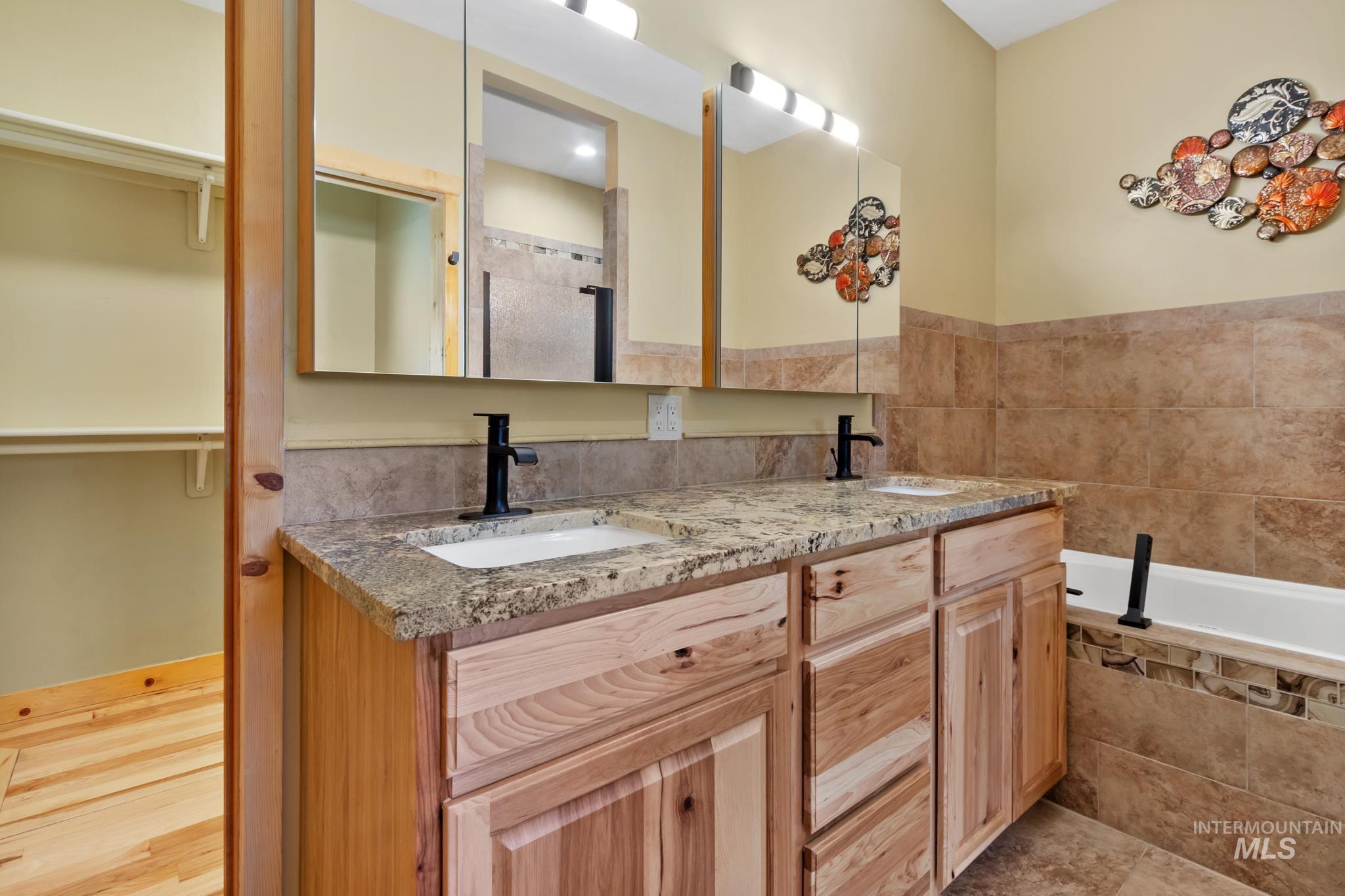 251 Meadow Dr, Idaho City, Idaho 83631, 2 Bedrooms, 2.5 Bathrooms, Residential For Sale, Price $869,999,MLS 98993606