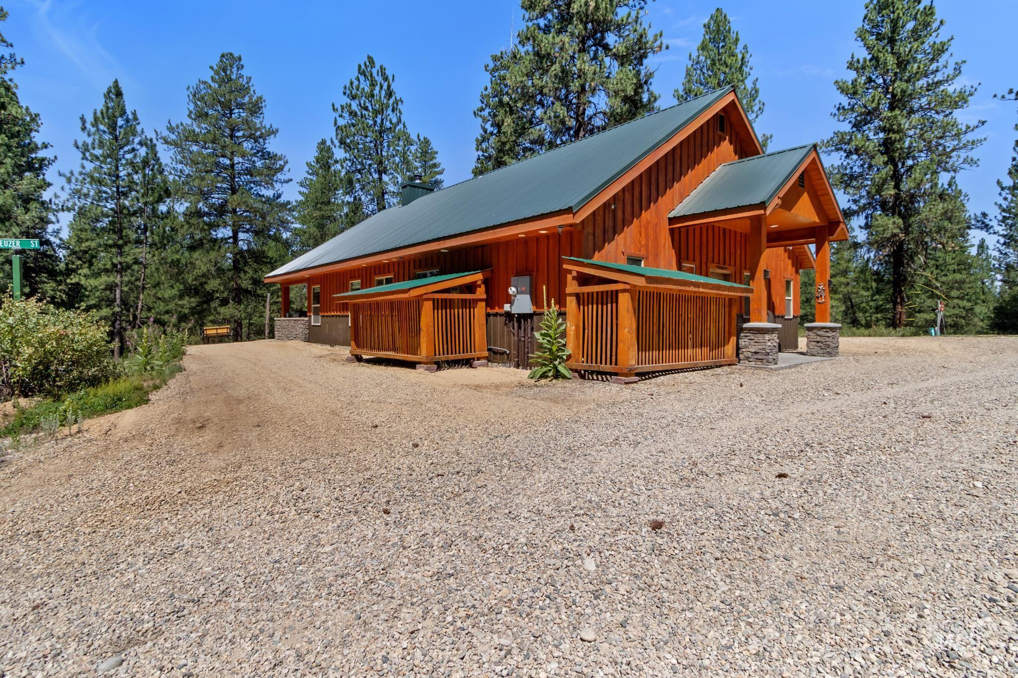 251 Meadow Dr, Idaho City, Idaho 83631, 2 Bedrooms, 2.5 Bathrooms, Residential For Sale, Price $869,999,MLS 98993606