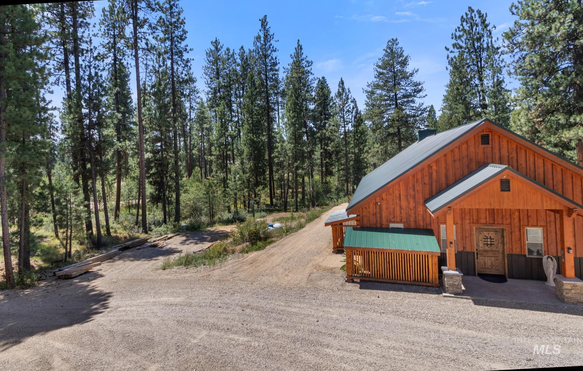 251 Meadow Dr, Idaho City, Idaho 83631, 2 Bedrooms, 2.5 Bathrooms, Residential For Sale, Price $869,999,MLS 98993606