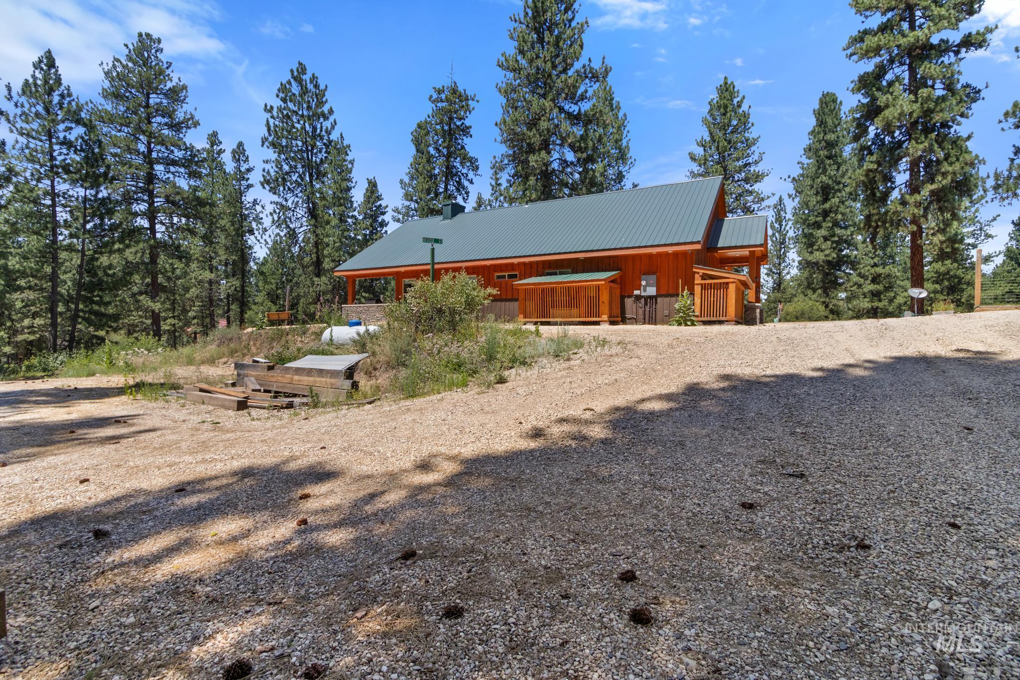 251 Meadow Dr, Idaho City, Idaho 83631, 2 Bedrooms, 2.5 Bathrooms, Residential For Sale, Price $869,999,MLS 98993606