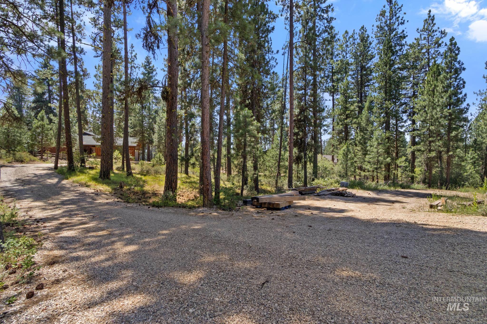 251 Meadow Dr, Idaho City, Idaho 83631, 2 Bedrooms, 2.5 Bathrooms, Residential For Sale, Price $869,999,MLS 98993606
