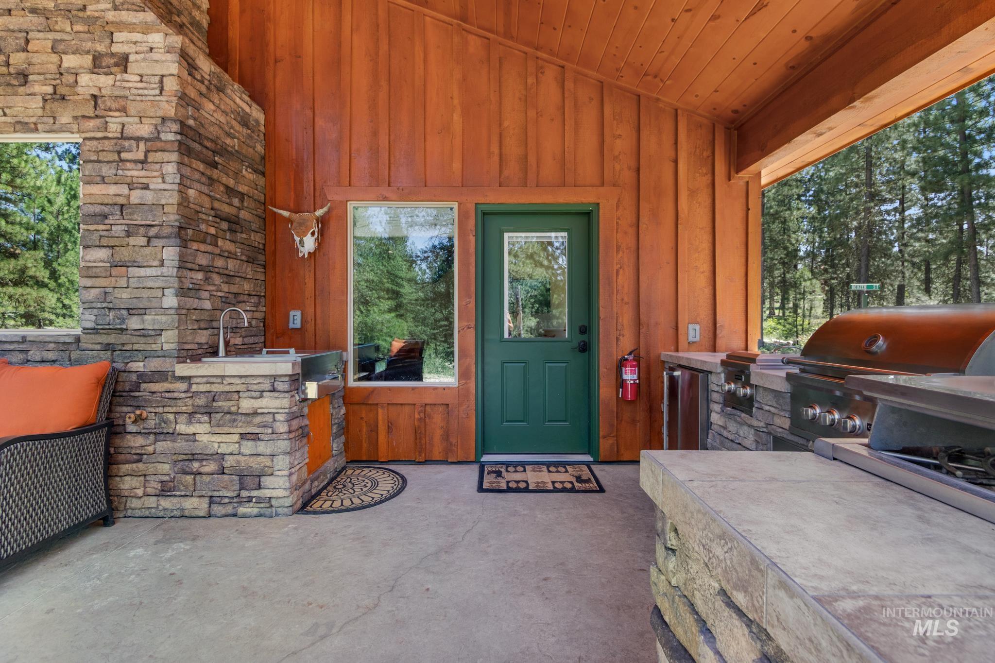 251 Meadow Dr, Idaho City, Idaho 83631, 2 Bedrooms, 2.5 Bathrooms, Residential For Sale, Price $869,999,MLS 98993606