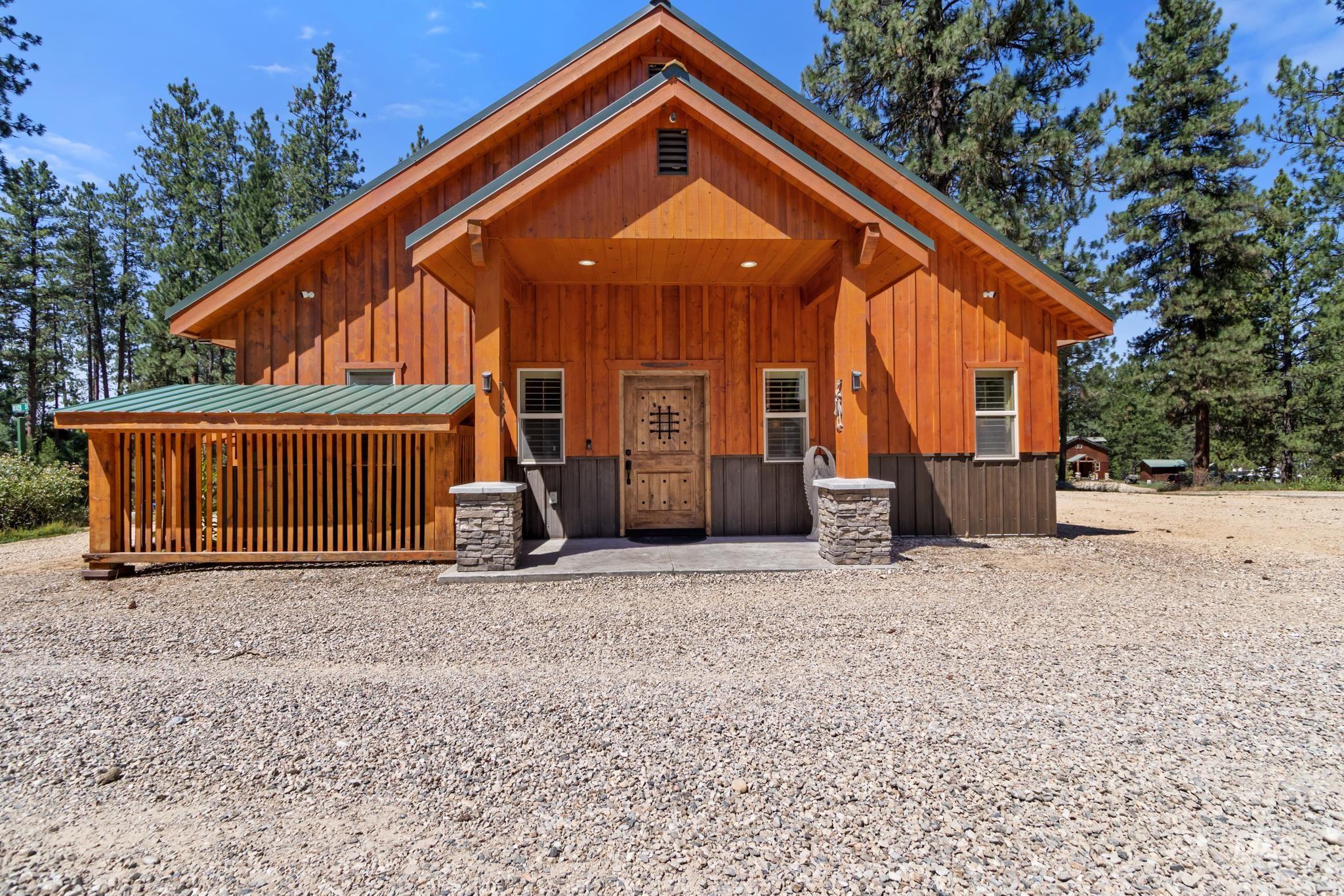 251 Meadow Dr, Idaho City, Idaho 83631, 2 Bedrooms, 2.5 Bathrooms, Residential For Sale, Price $869,999,MLS 98993606