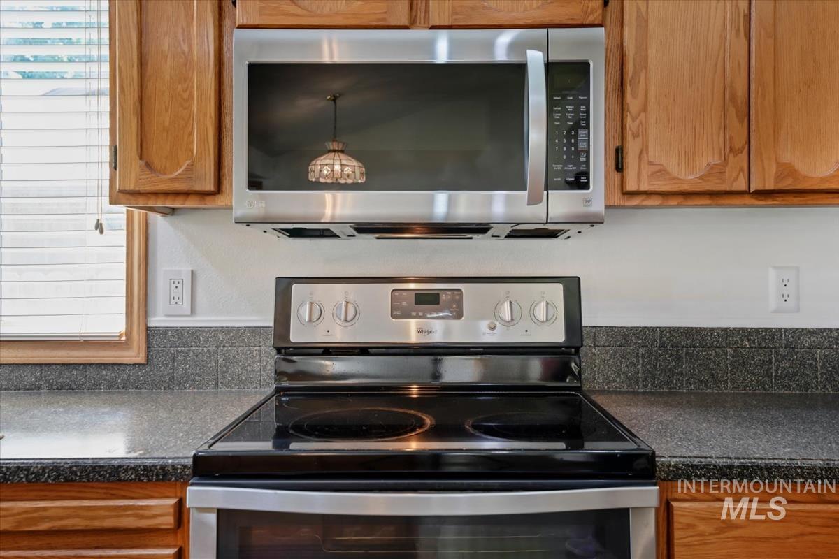 3326 N Linda Vista Ave, Boise, Idaho 83704, 4 Bedrooms, 2.5 Bathrooms, Residential For Sale, Price $518,900,MLS 98993608