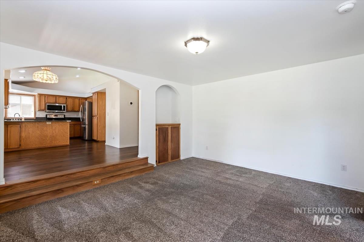 3326 N Linda Vista Ave, Boise, Idaho 83704, 4 Bedrooms, 2.5 Bathrooms, Residential For Sale, Price $518,900,MLS 98993608