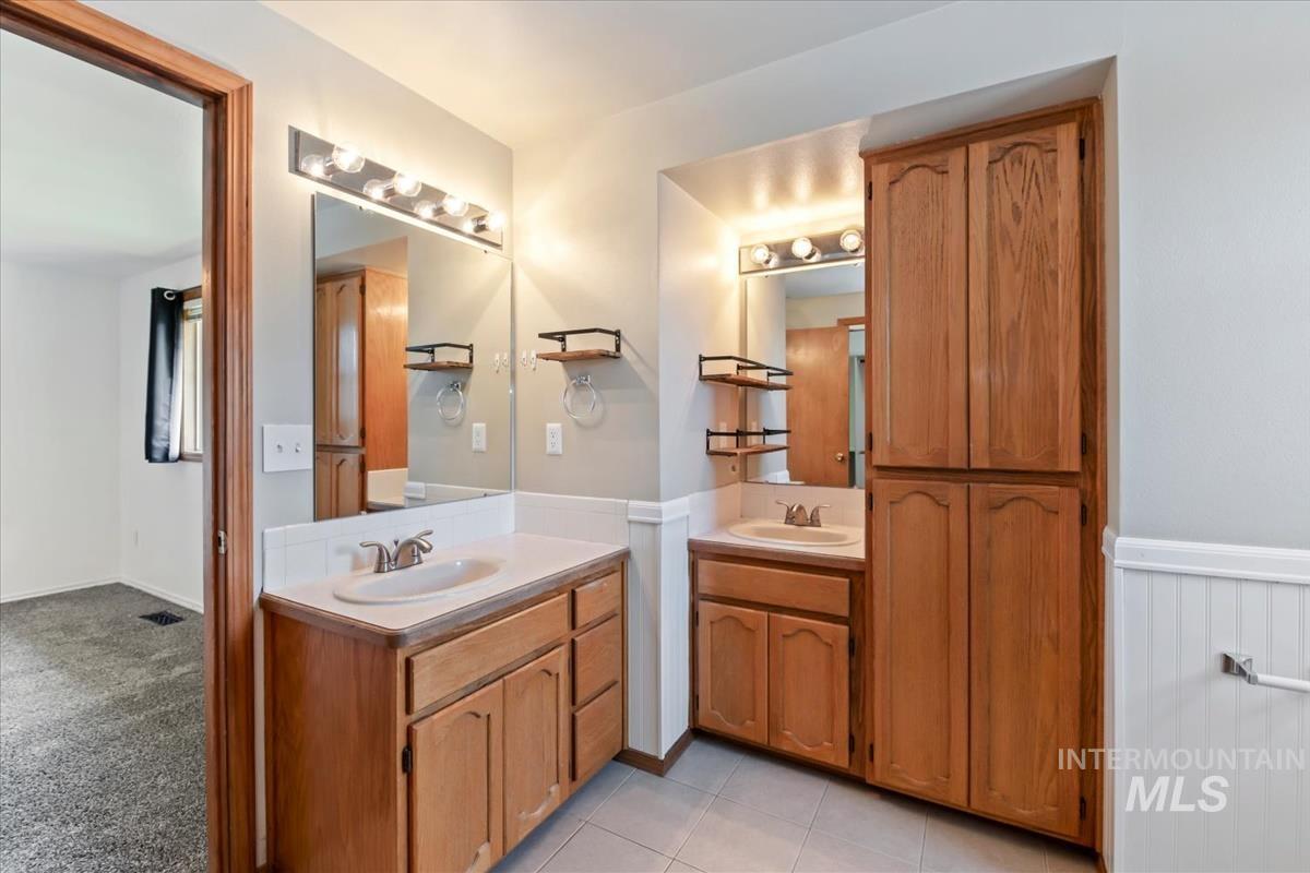 3326 N Linda Vista Ave, Boise, Idaho 83704, 4 Bedrooms, 2.5 Bathrooms, Residential For Sale, Price $518,900,MLS 98993608