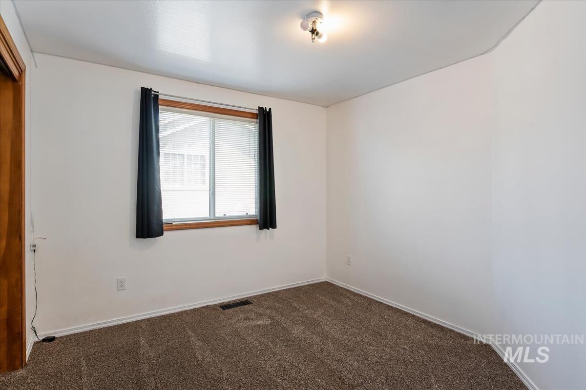 3326 N Linda Vista Ave, Boise, Idaho 83704, 4 Bedrooms, 2.5 Bathrooms, Residential For Sale, Price $518,900,MLS 98993608