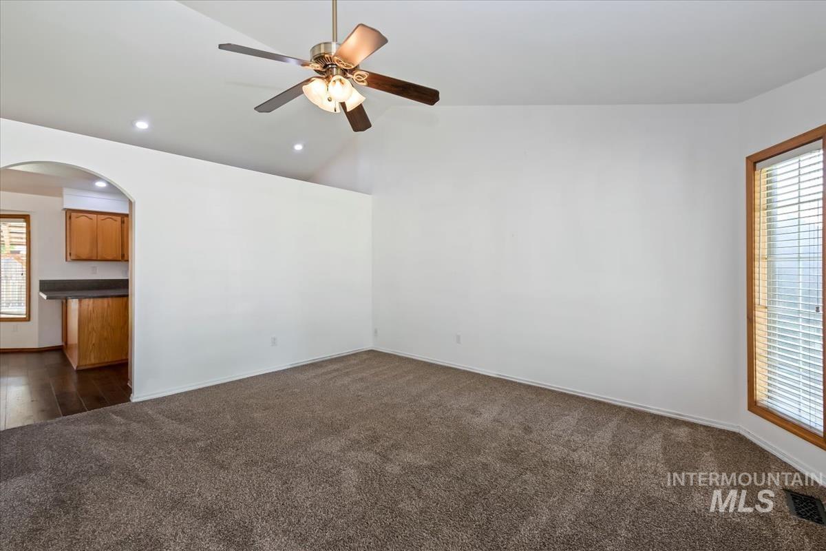 3326 N Linda Vista Ave, Boise, Idaho 83704, 4 Bedrooms, 2.5 Bathrooms, Residential For Sale, Price $518,900,MLS 98993608