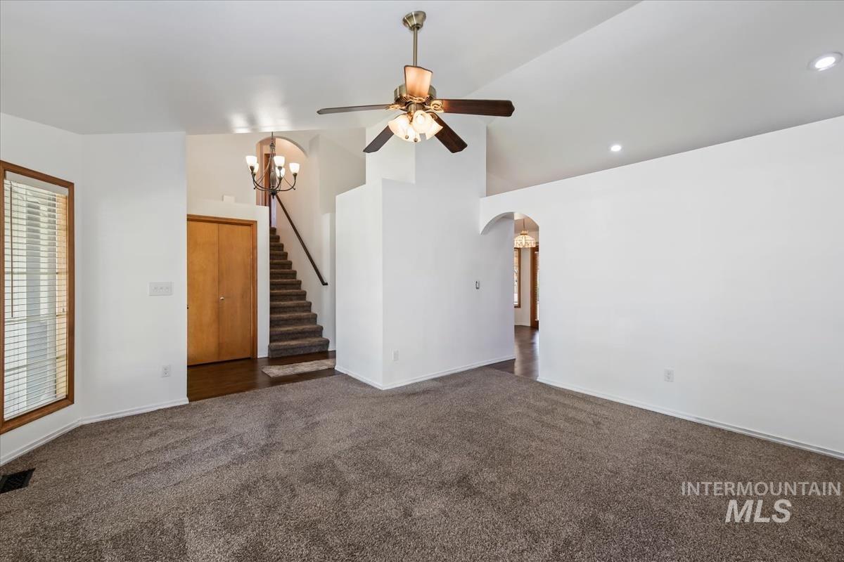 3326 N Linda Vista Ave, Boise, Idaho 83704, 4 Bedrooms, 2.5 Bathrooms, Residential For Sale, Price $518,900,MLS 98993608