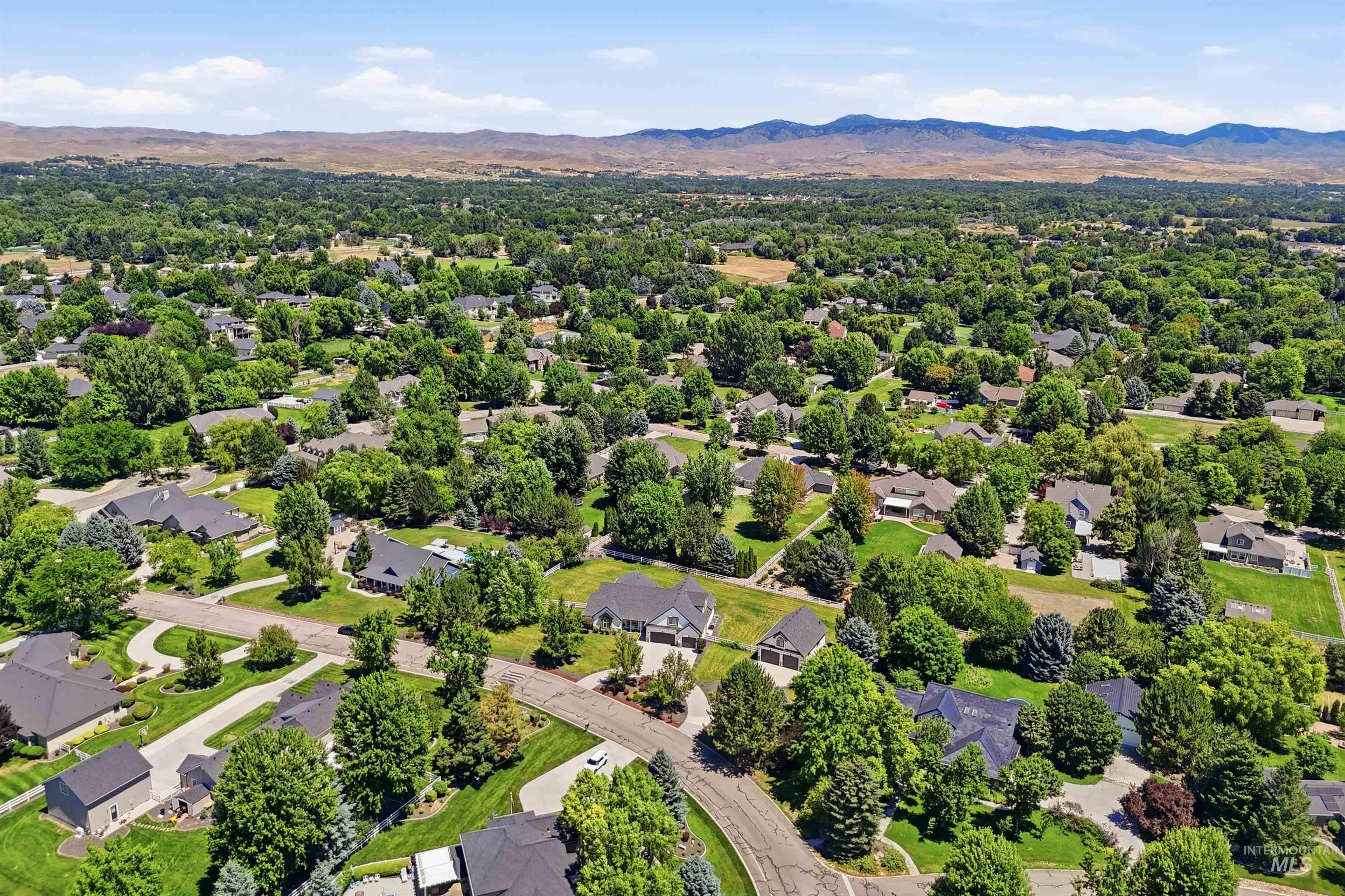 570 N Cove Colony Way, Eagle, Idaho 83616-4676, 4 Bedrooms, 3.5 Bathrooms, Residential For Sale, Price $1,750,000,MLS 98993610