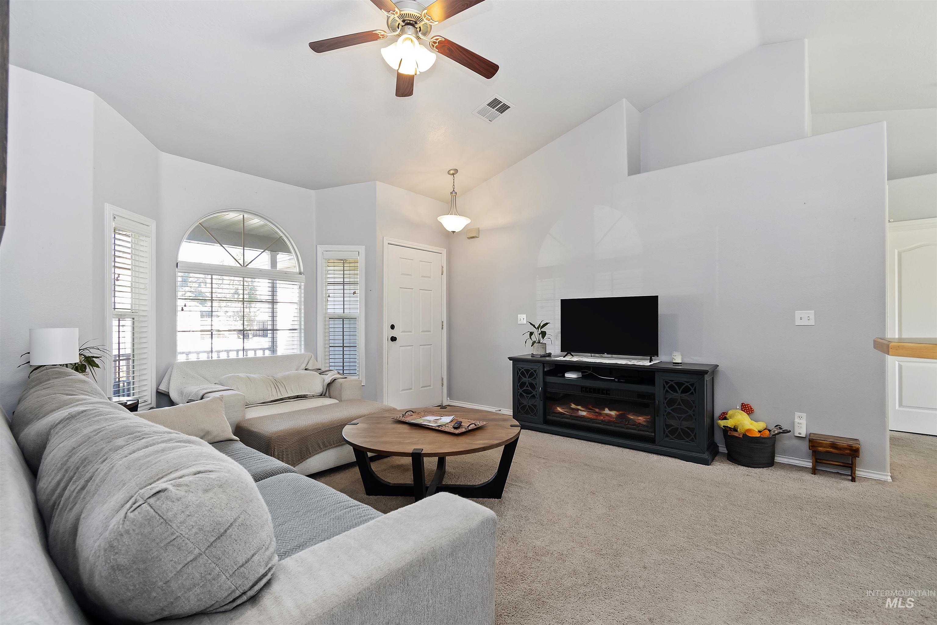 11743 W Huckleberry Dr, Nampa, Idaho 83651, 3 Bedrooms, 2 Bathrooms, Residential For Sale, Price $365,000,MLS 98993617