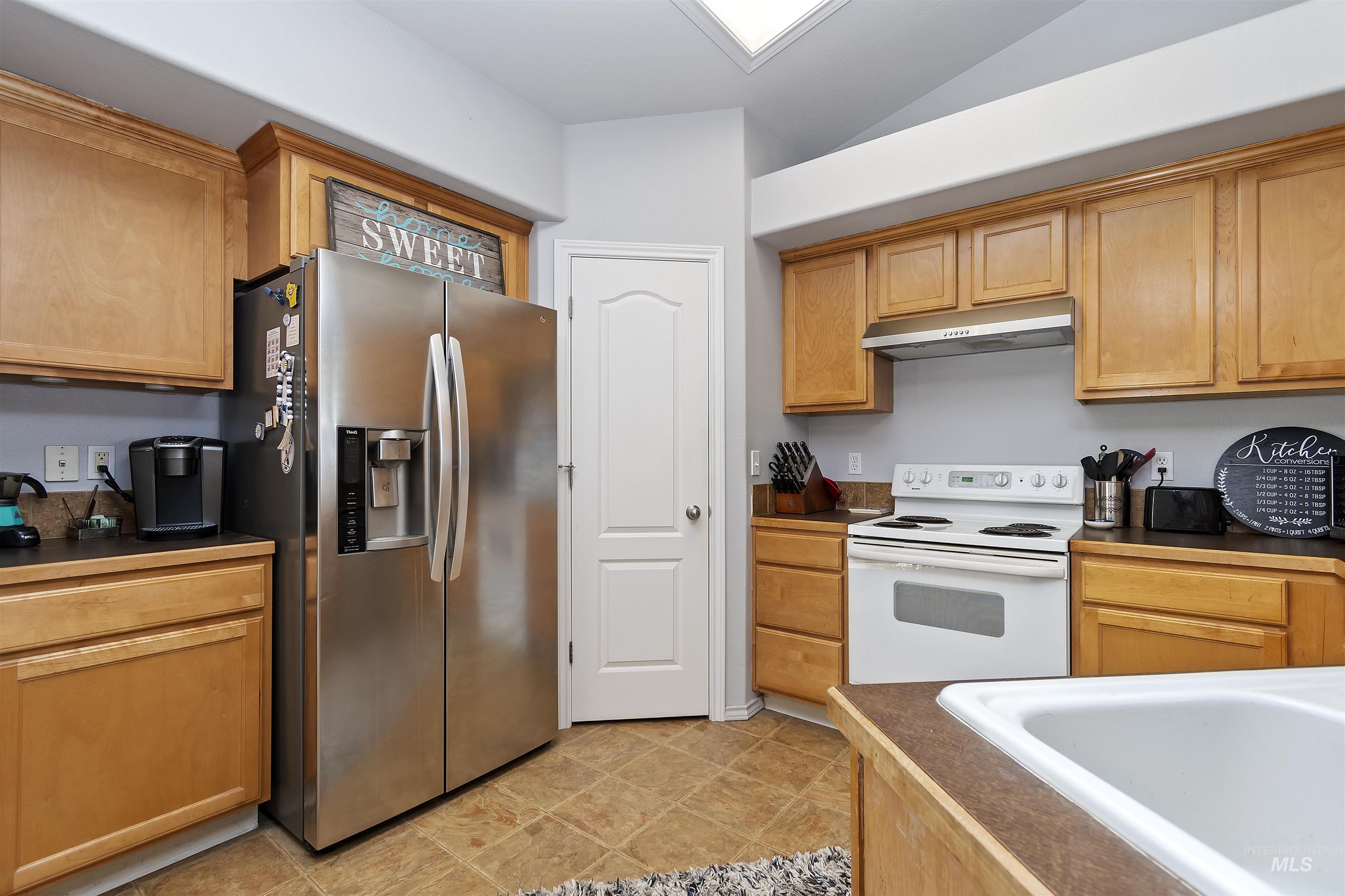 11743 W Huckleberry Dr, Nampa, Idaho 83651, 3 Bedrooms, 2 Bathrooms, Residential For Sale, Price $365,000,MLS 98993617