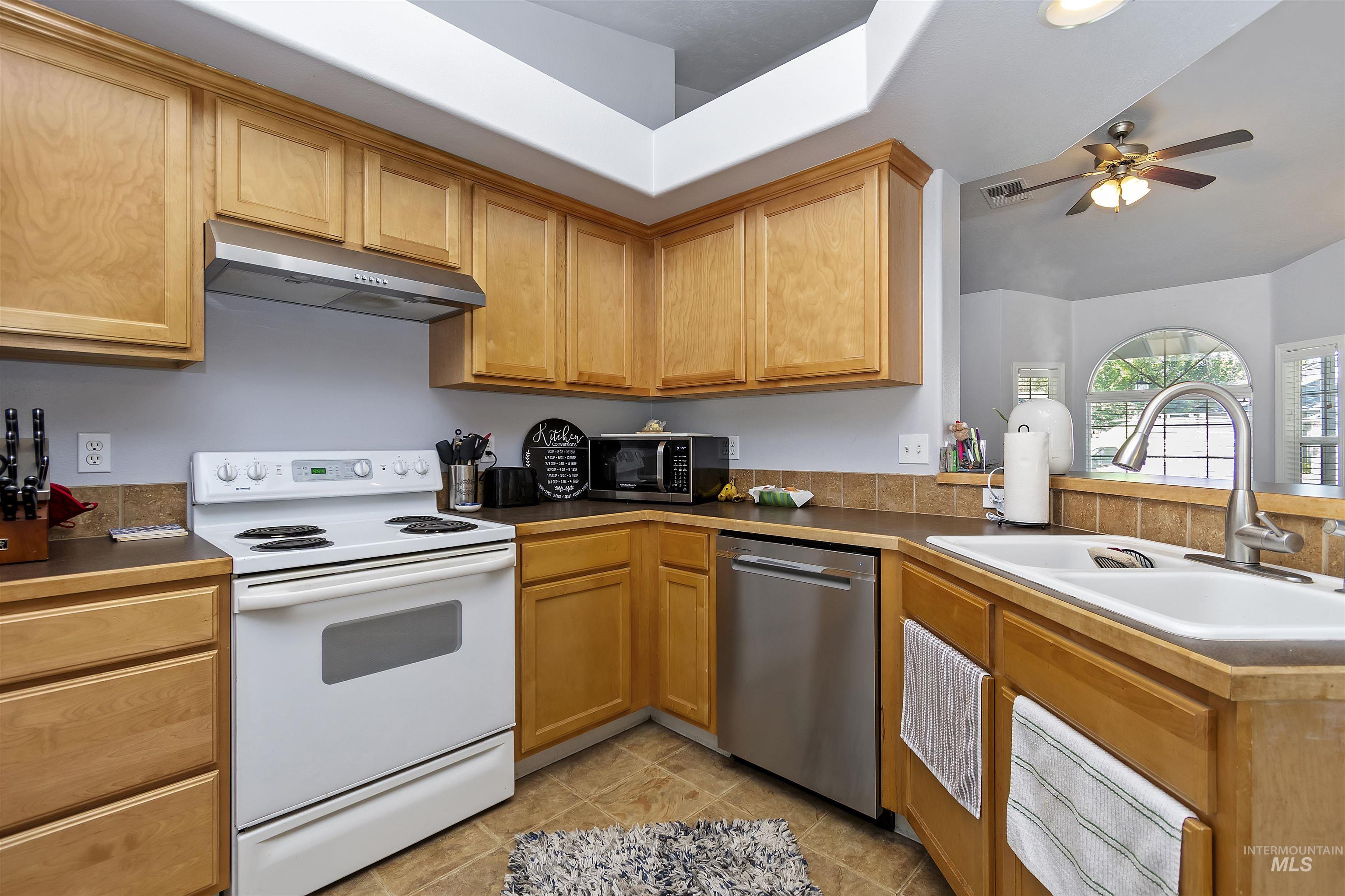 11743 W Huckleberry Dr, Nampa, Idaho 83651, 3 Bedrooms, 2 Bathrooms, Residential For Sale, Price $365,000,MLS 98993617