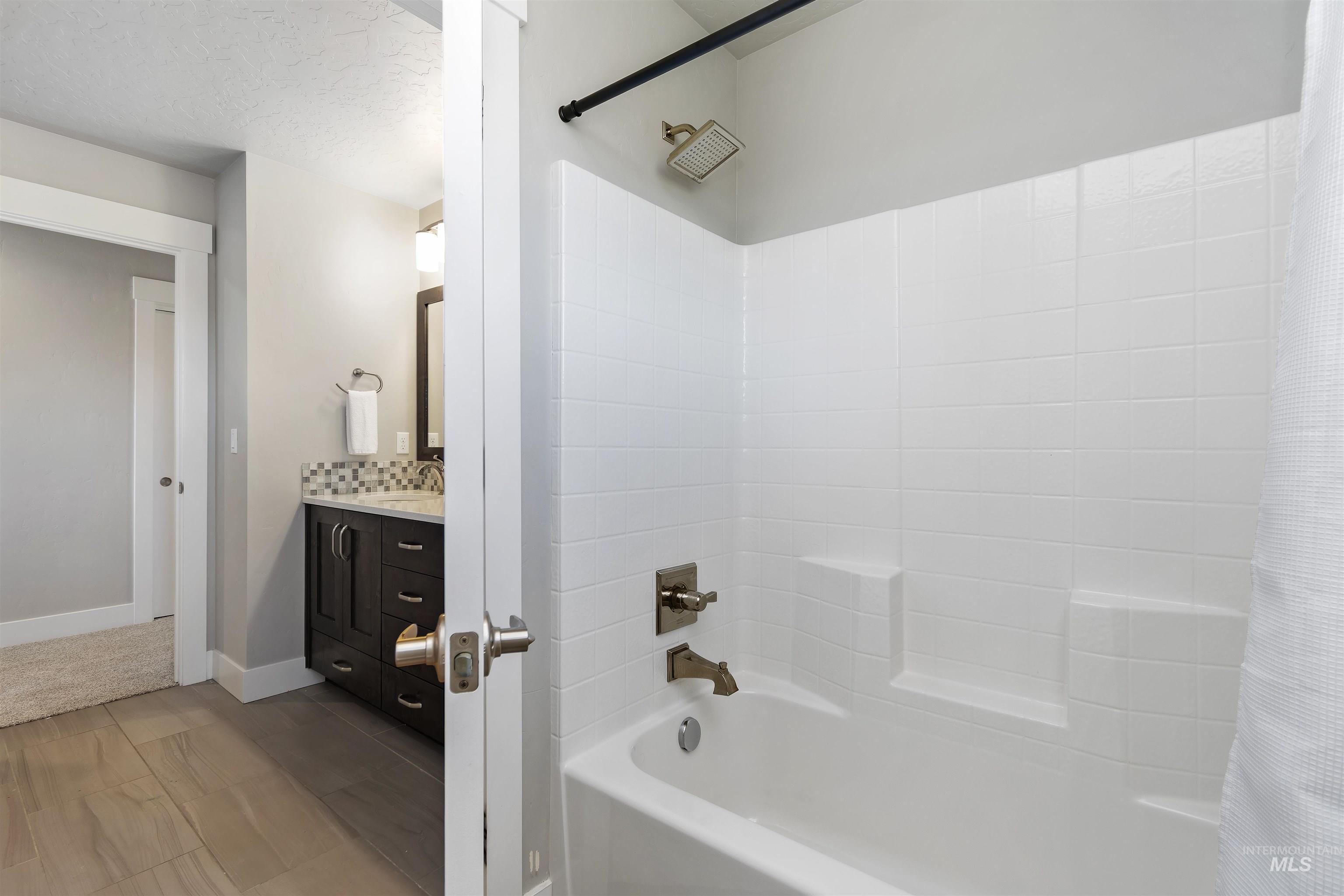 3535 W Lesina Street, Meridian, Idaho 83646, 4 Bedrooms, 2.5 Bathrooms, Residential For Sale, Price $724,500,MLS 98993618