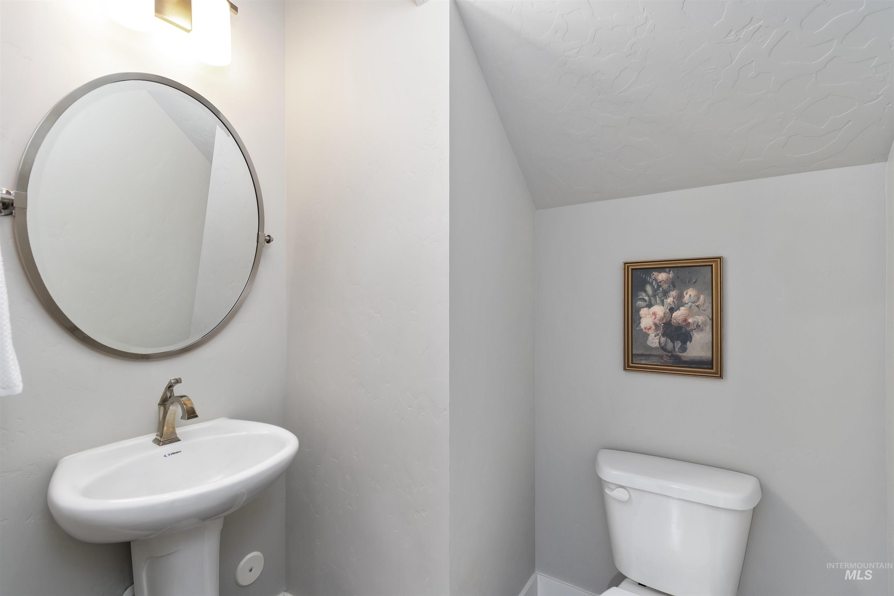 3535 W Lesina Street, Meridian, Idaho 83646, 4 Bedrooms, 2.5 Bathrooms, Residential For Sale, Price $724,500,MLS 98993618