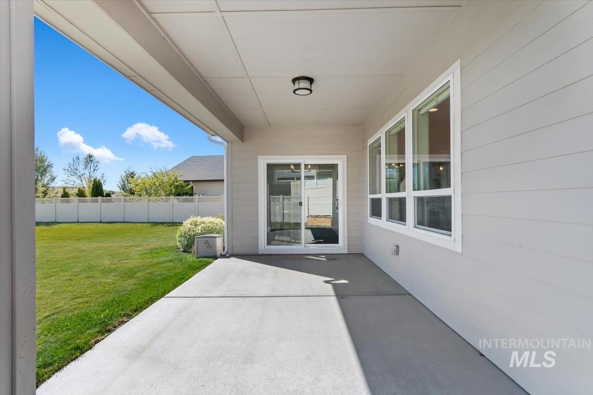 3535 W Lesina Street, Meridian, Idaho 83646, 4 Bedrooms, 2.5 Bathrooms, Residential For Sale, Price $724,500,MLS 98993618