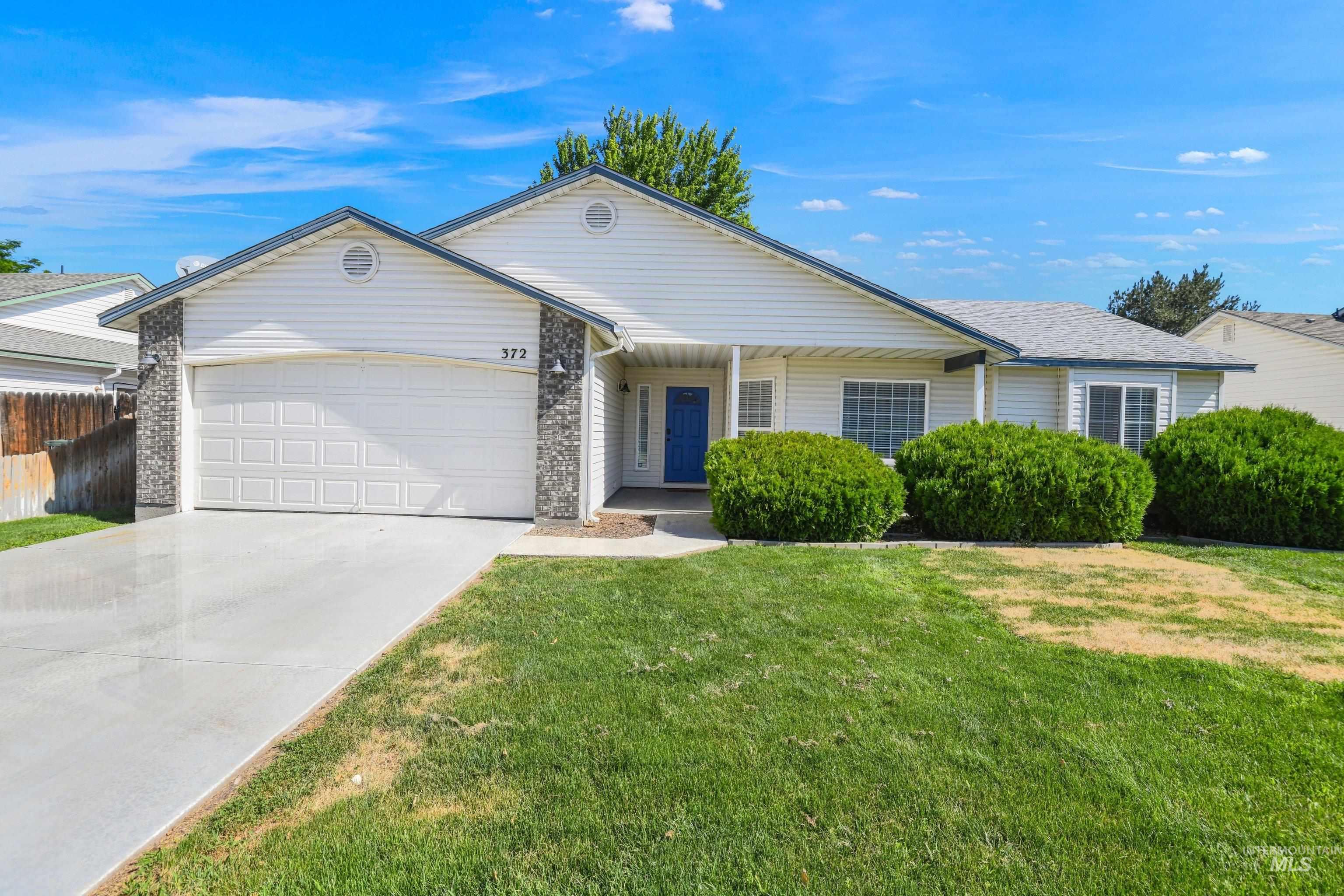 372 W Trophy St, Kuna, Idaho 83634, 3 Bedrooms, 2 Bathrooms, Residential For Sale, Price $414,900,MLS 98993623