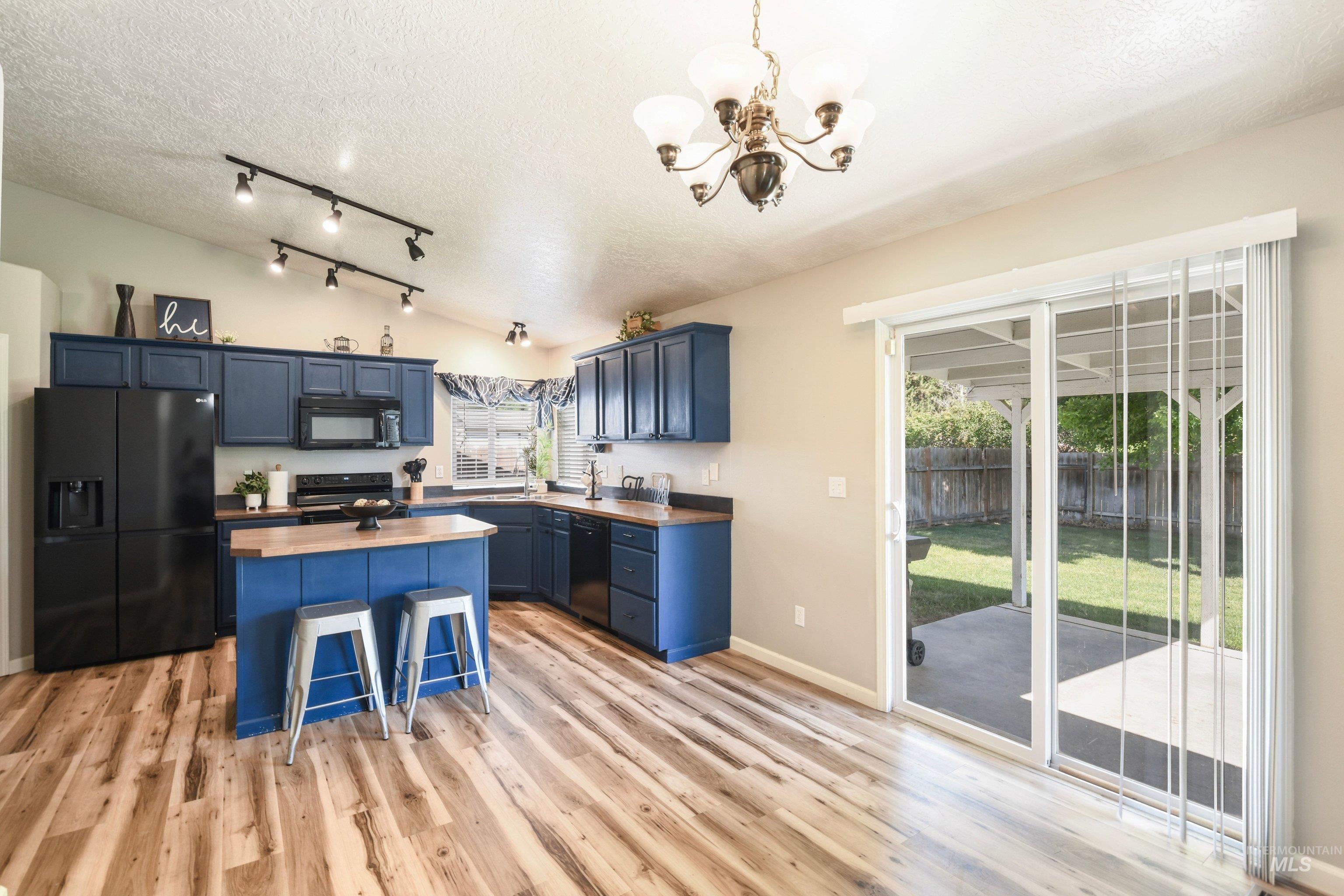 372 W Trophy St, Kuna, Idaho 83634, 3 Bedrooms, 2 Bathrooms, Residential For Sale, Price $414,900,MLS 98993623