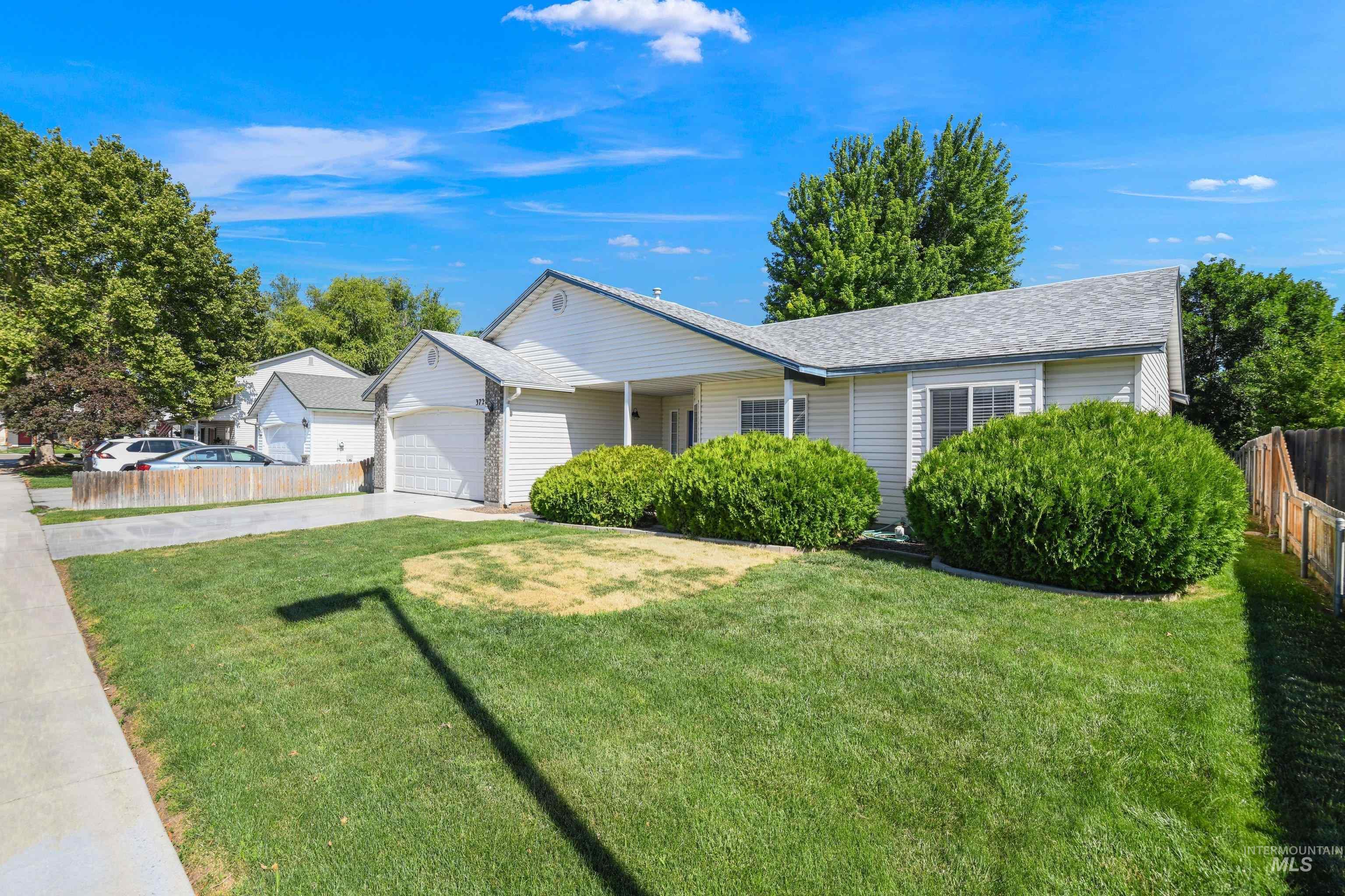 372 W Trophy St, Kuna, Idaho 83634, 3 Bedrooms, 2 Bathrooms, Residential For Sale, Price $414,900,MLS 98993623