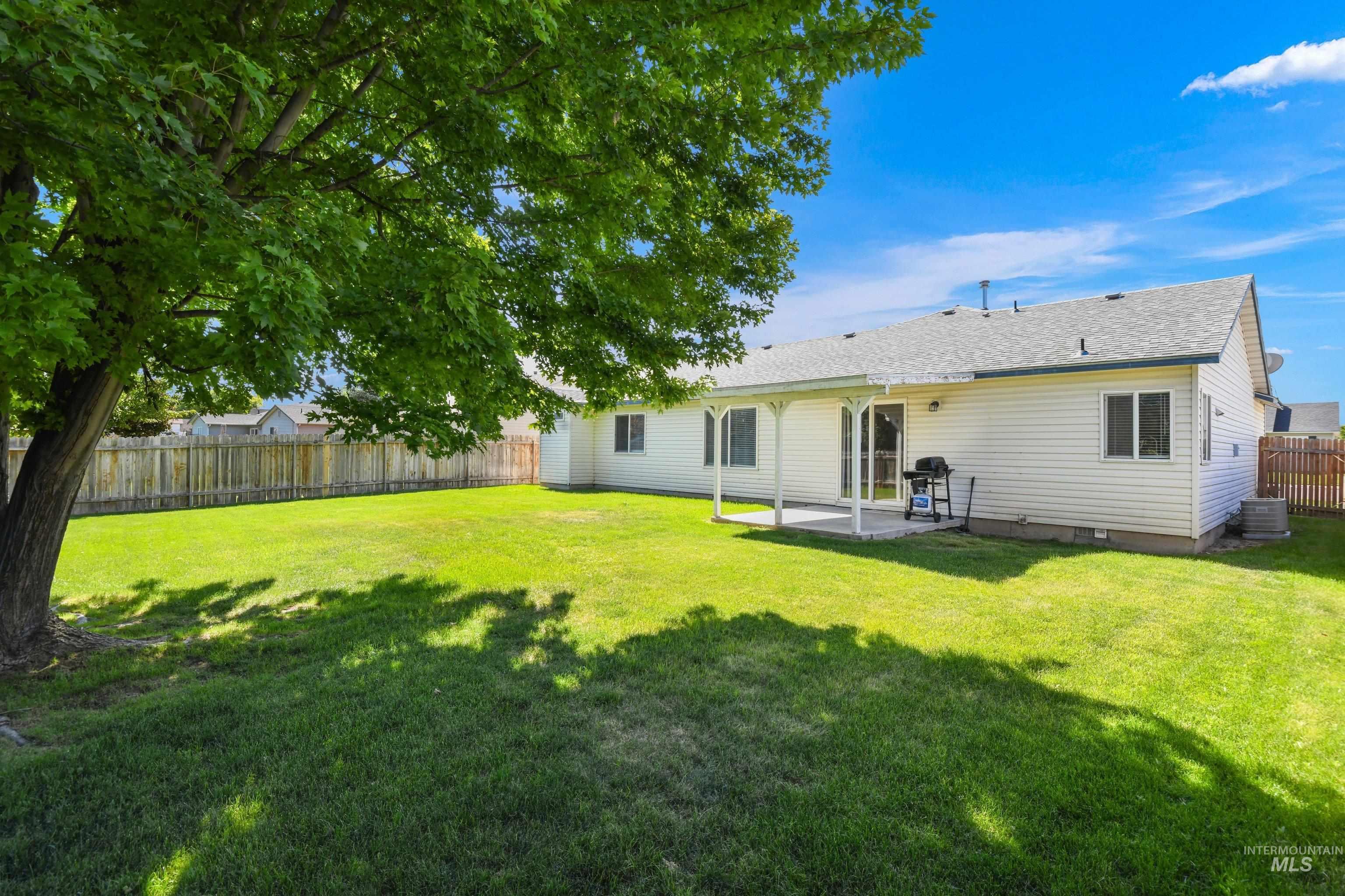 372 W Trophy St, Kuna, Idaho 83634, 3 Bedrooms, 2 Bathrooms, Residential For Sale, Price $414,900,MLS 98993623
