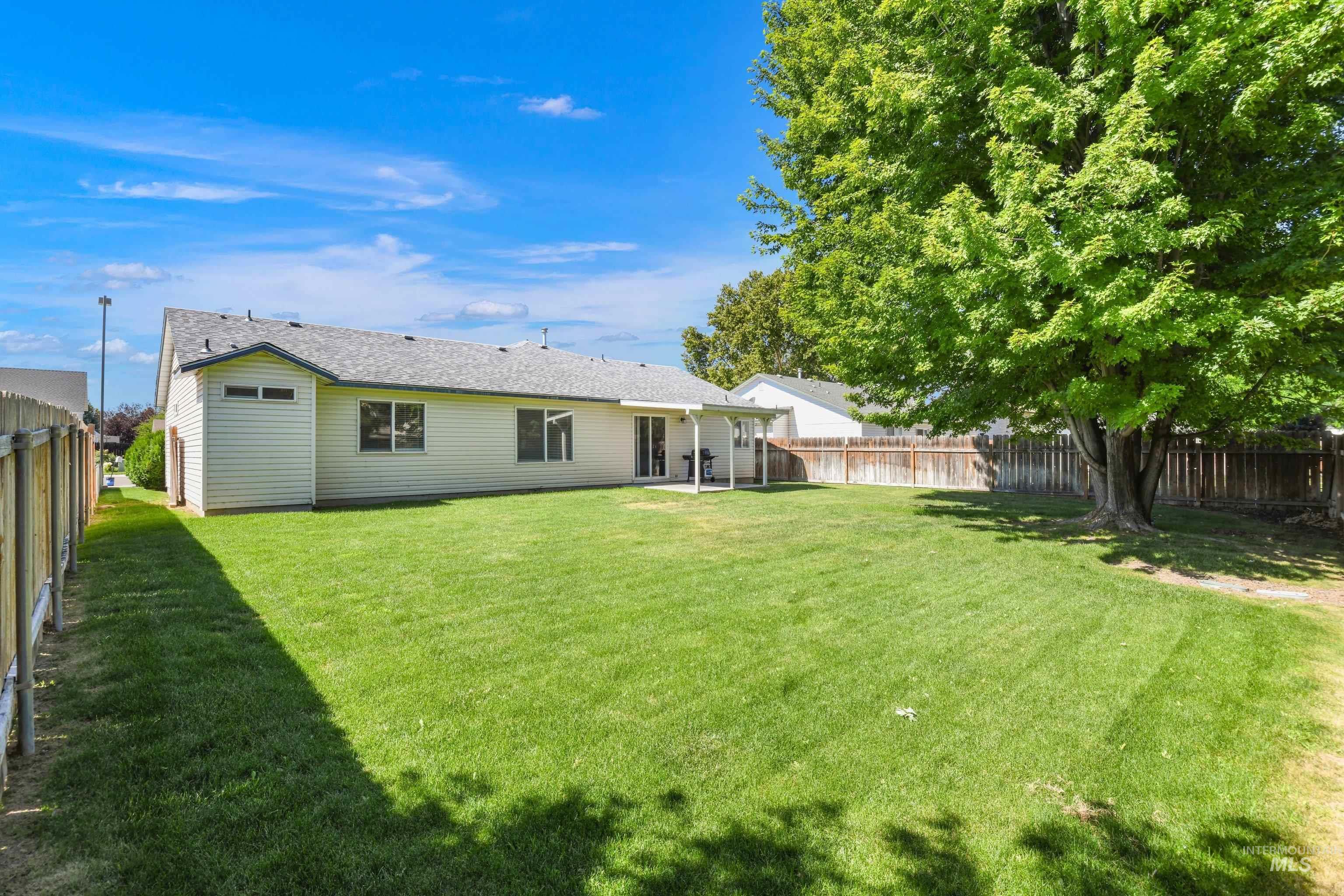 372 W Trophy St, Kuna, Idaho 83634, 3 Bedrooms, 2 Bathrooms, Residential For Sale, Price $414,900,MLS 98993623