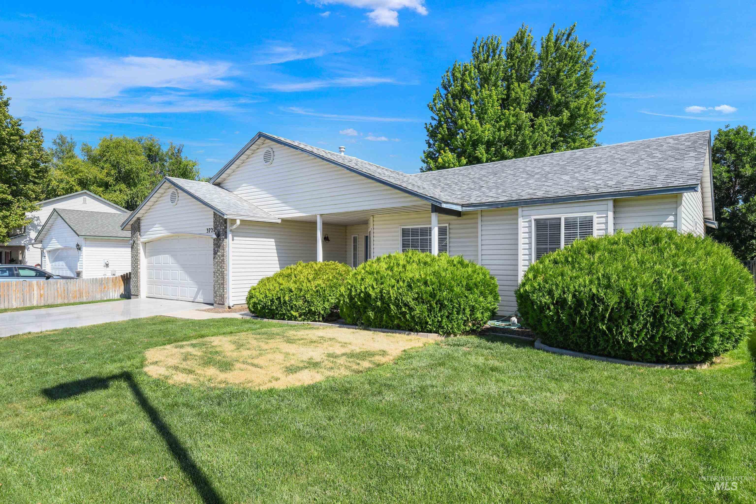 372 W Trophy St, Kuna, Idaho 83634, 3 Bedrooms, 2 Bathrooms, Residential For Sale, Price $414,900,MLS 98993623