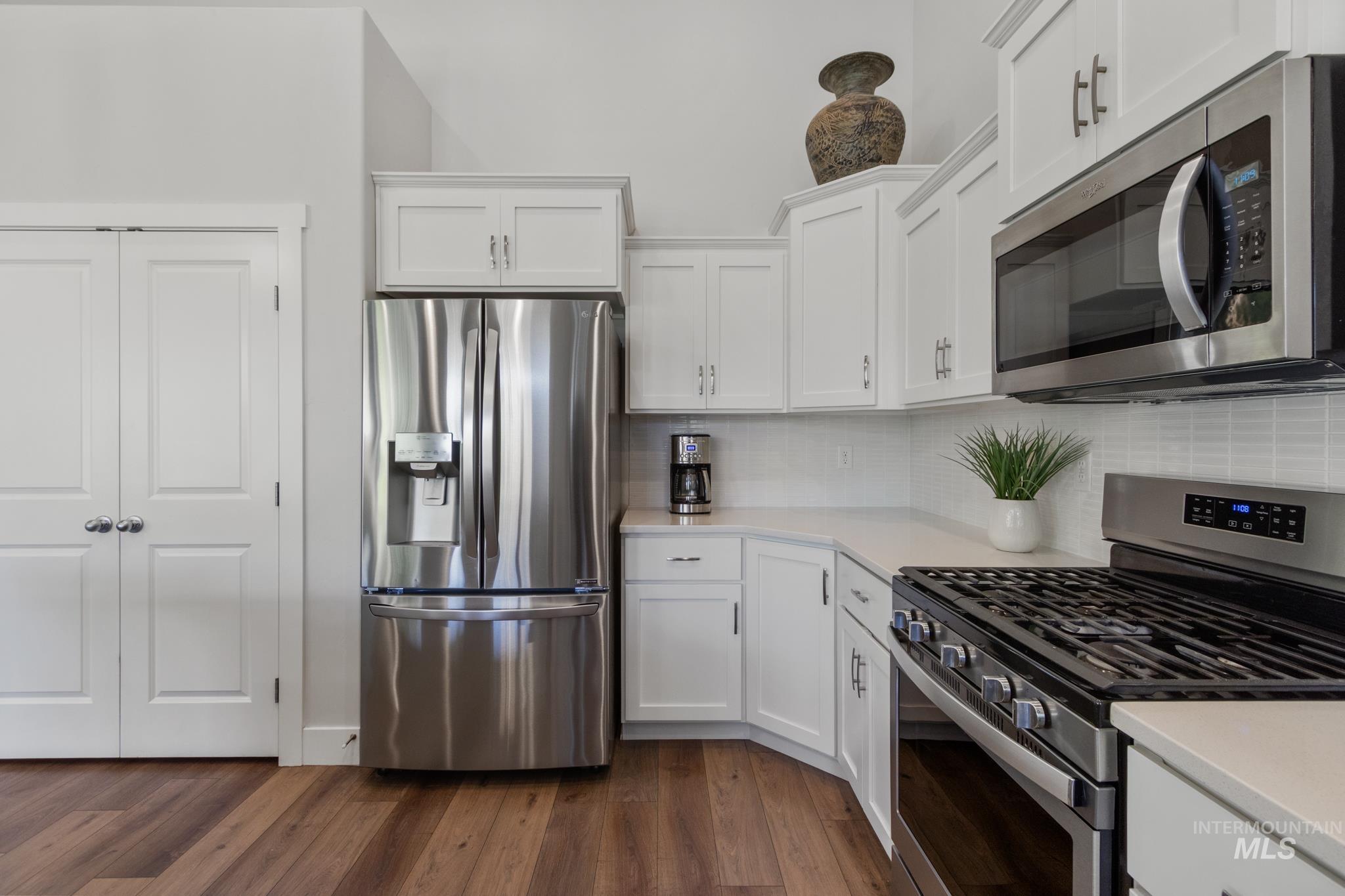 5570 W Hopwood, Boise, Idaho 83714, 3 Bedrooms, 2 Bathrooms, Residential For Sale, Price $565,000,MLS 98993624