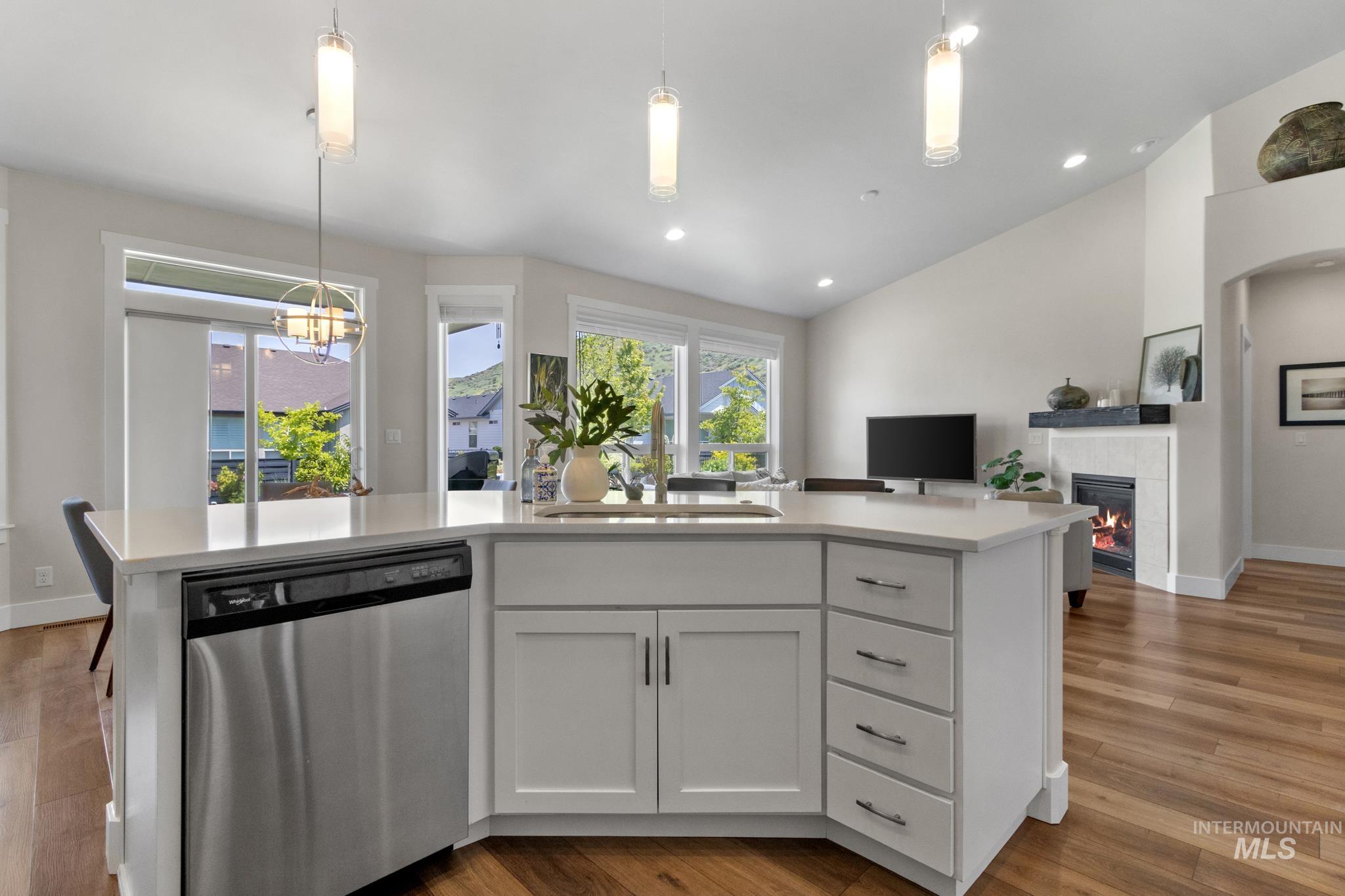 5570 W Hopwood, Boise, Idaho 83714, 3 Bedrooms, 2 Bathrooms, Residential For Sale, Price $565,000,MLS 98993624