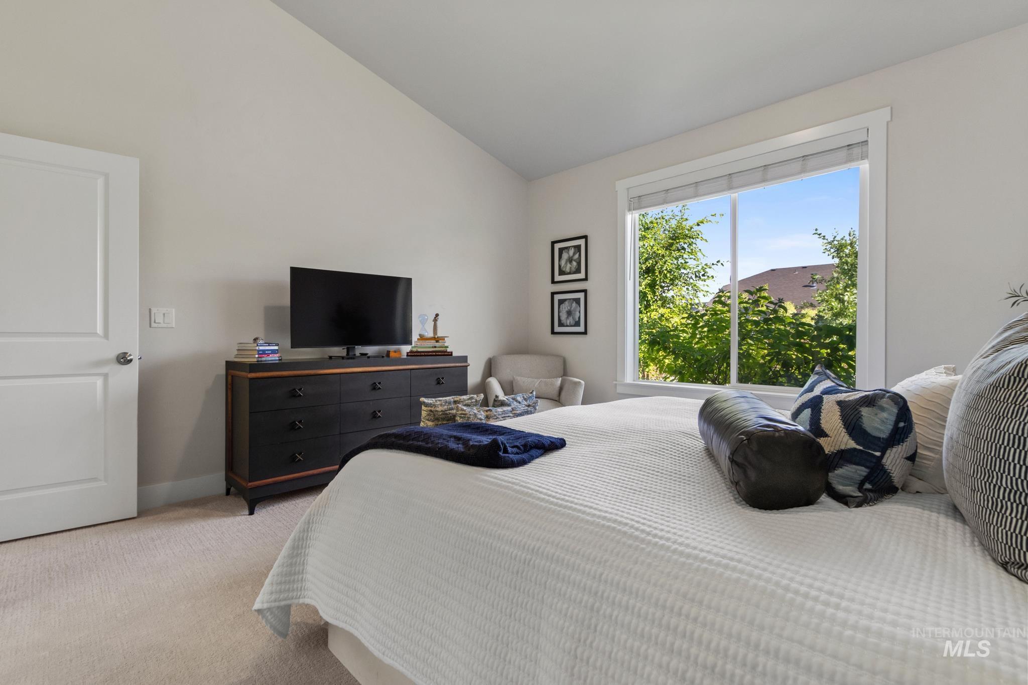 5570 W Hopwood, Boise, Idaho 83714, 3 Bedrooms, 2 Bathrooms, Residential For Sale, Price $565,000,MLS 98993624