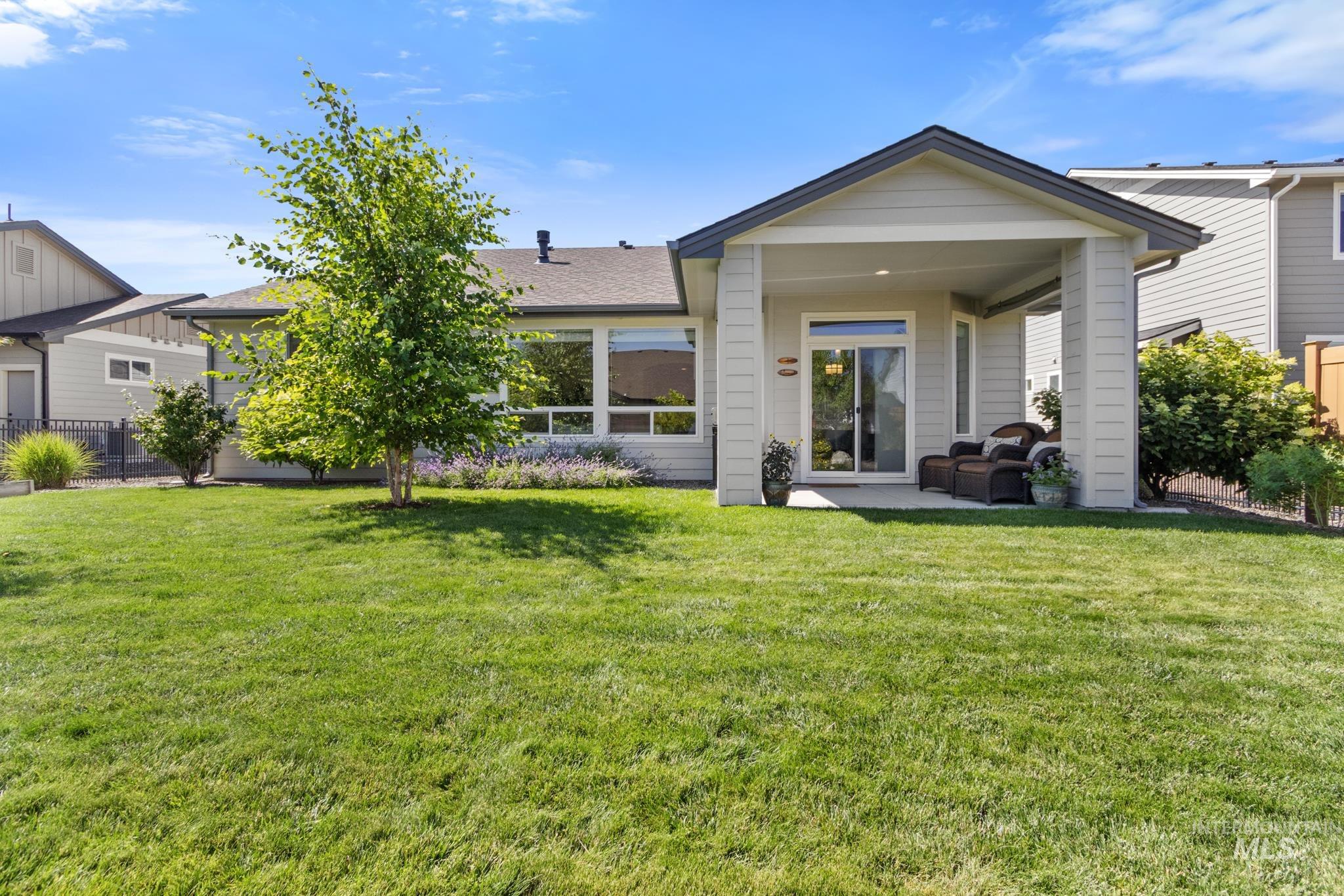 5570 W Hopwood, Boise, Idaho 83714, 3 Bedrooms, 2 Bathrooms, Residential For Sale, Price $565,000,MLS 98993624