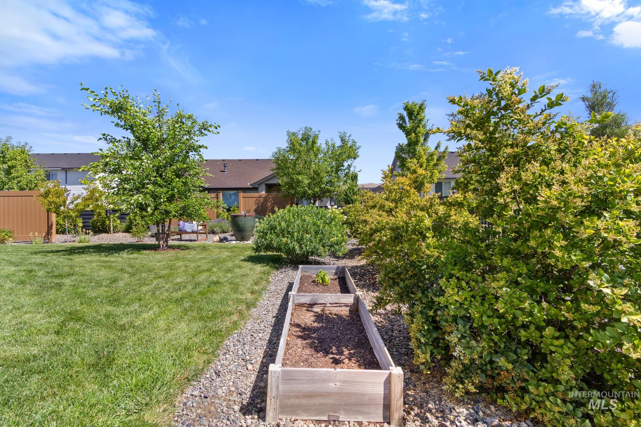 5570 W Hopwood, Boise, Idaho 83714, 3 Bedrooms, 2 Bathrooms, Residential For Sale, Price $565,000,MLS 98993624