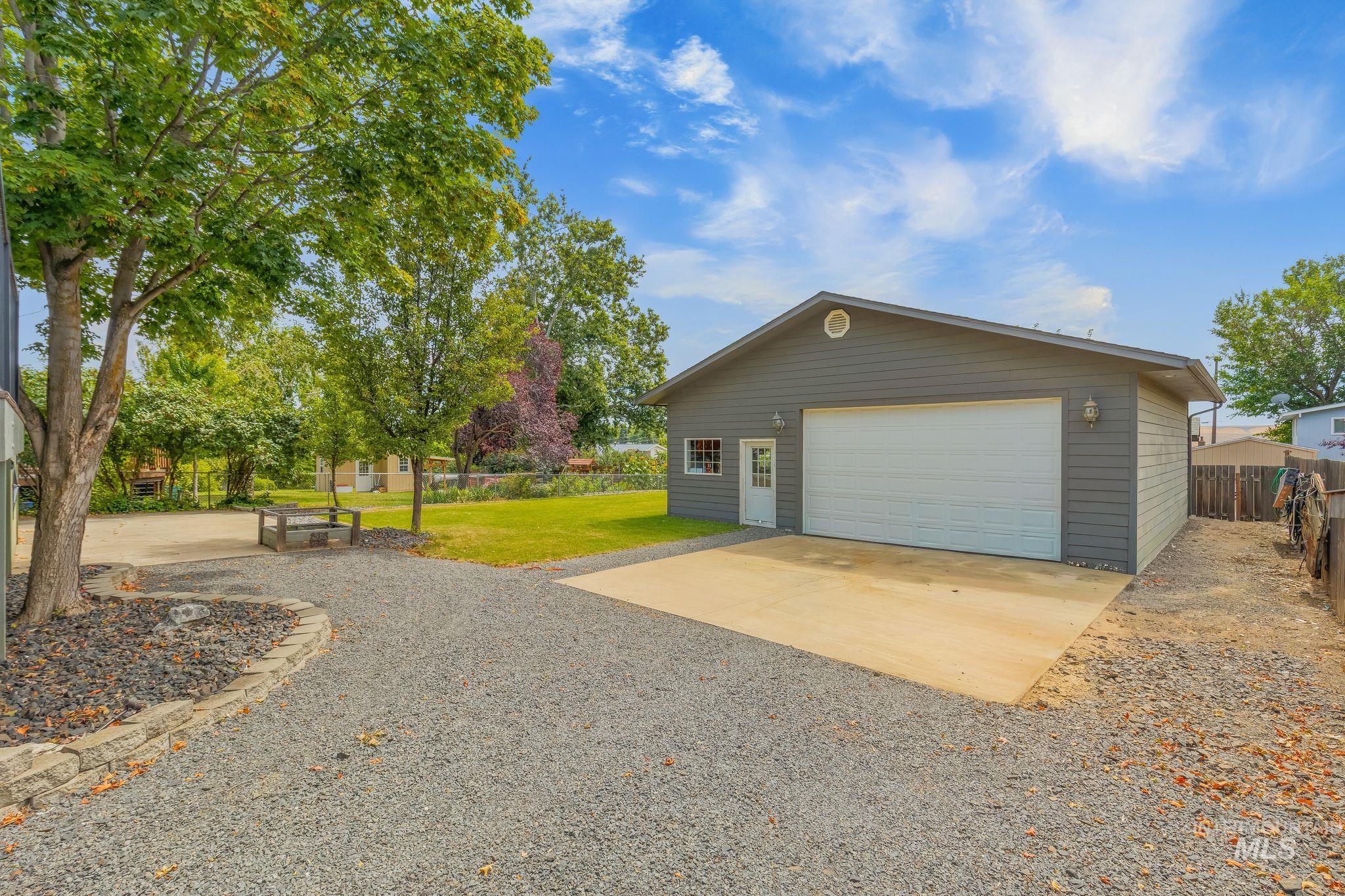 916 Cedar Dr, Lewiston, Idaho 83501, 3 Bedrooms, 2 Bathrooms, Residential For Sale, Price $469,000,MLS 98993626