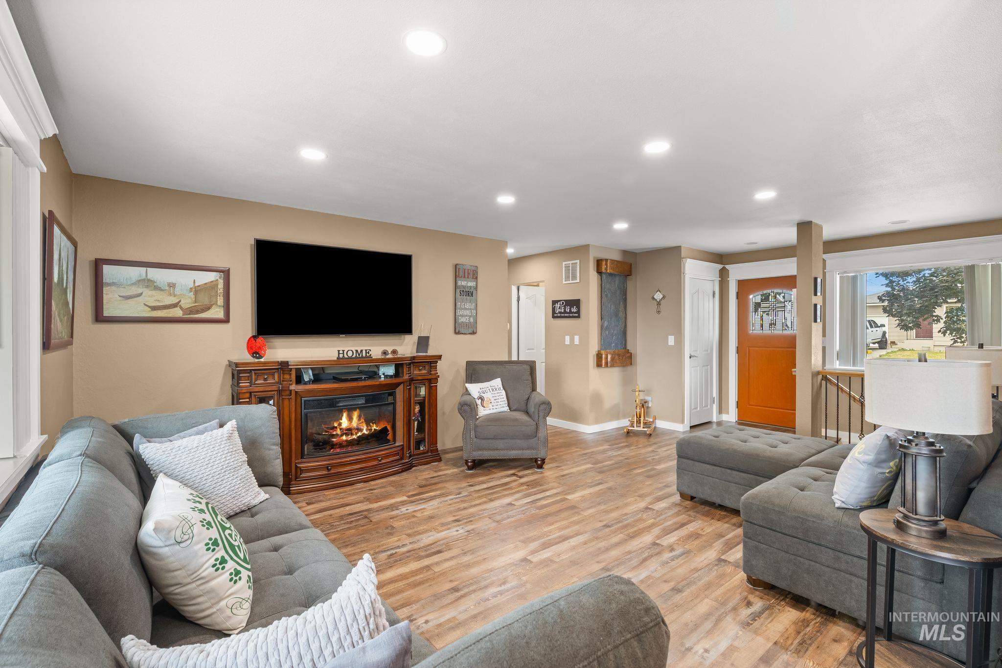 916 Cedar Dr, Lewiston, Idaho 83501, 3 Bedrooms, 2 Bathrooms, Residential For Sale, Price $469,000,MLS 98993626