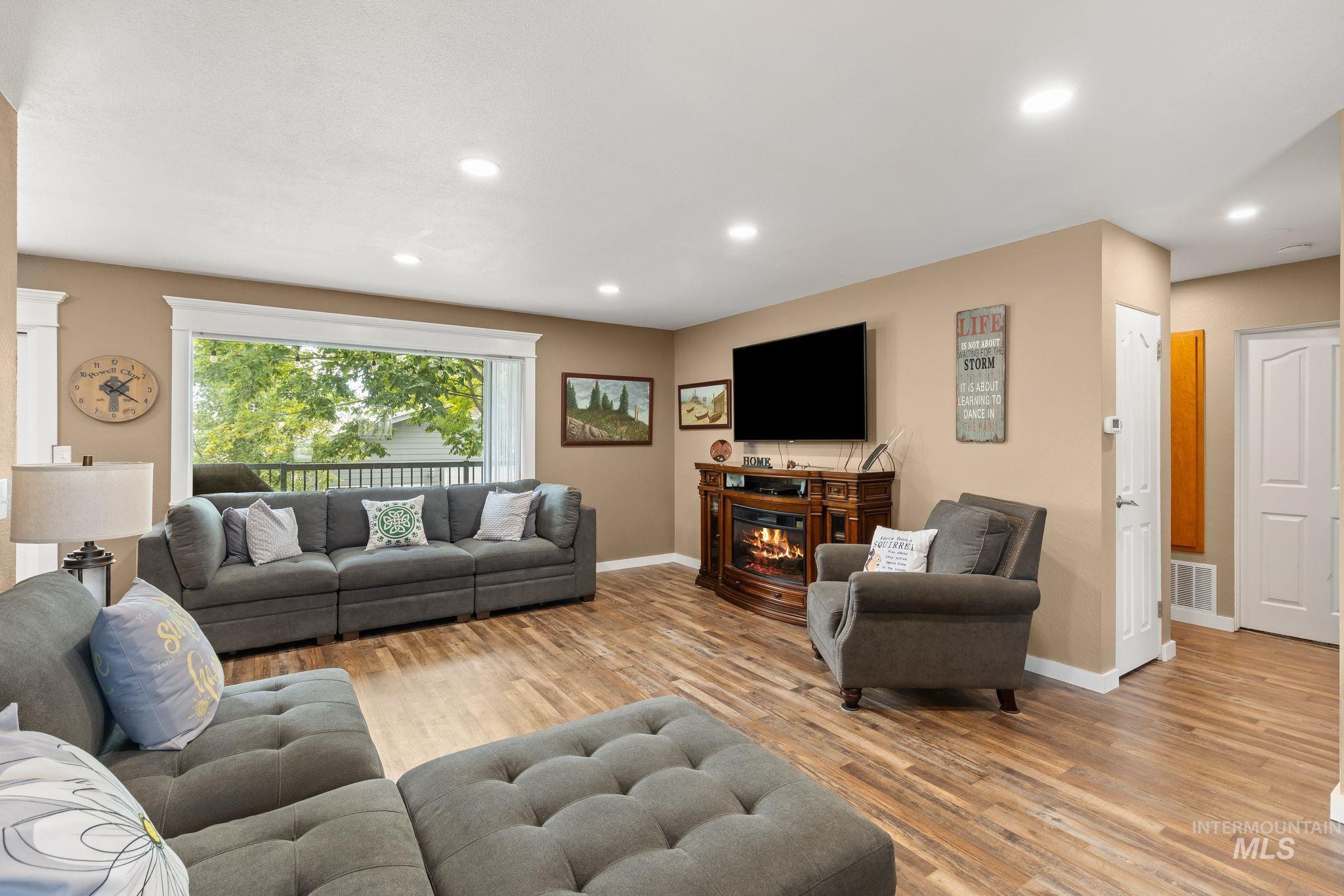 916 Cedar Dr, Lewiston, Idaho 83501, 3 Bedrooms, 2 Bathrooms, Residential For Sale, Price $469,000,MLS 98993626