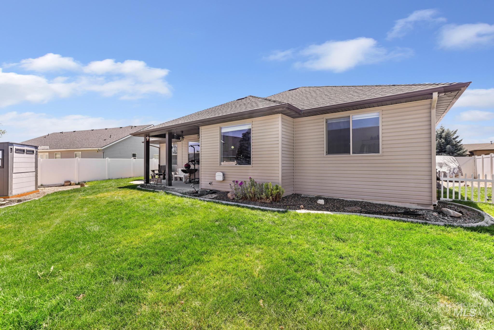 1002 Terra Ave, Twin Falls, Idaho 83301-4712, 4 Bedrooms, 2 Bathrooms, Residential For Sale, Price $385,000,MLS 98993627