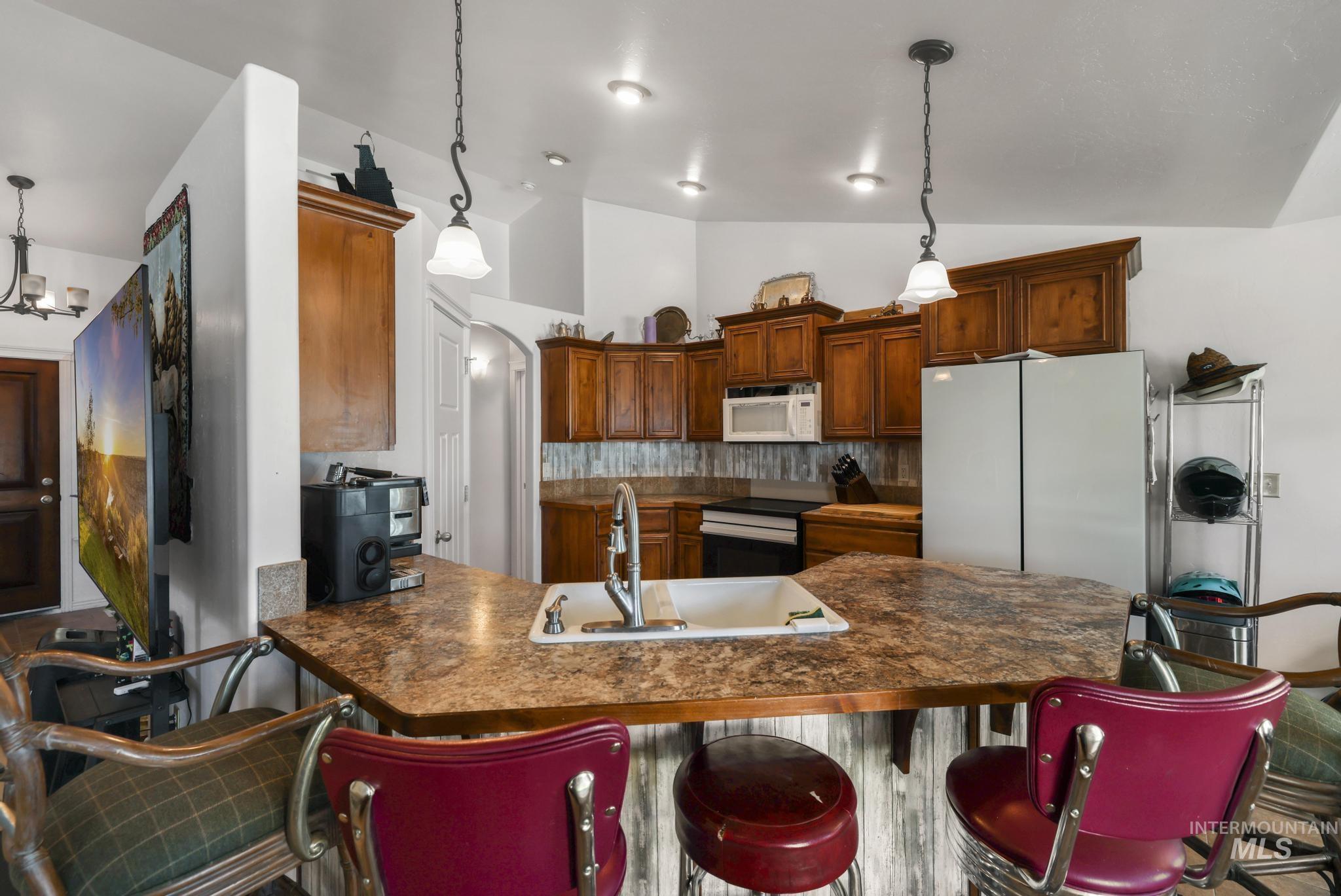 1002 Terra Ave, Twin Falls, Idaho 83301-4712, 4 Bedrooms, 2 Bathrooms, Residential For Sale, Price $385,000,MLS 98993627