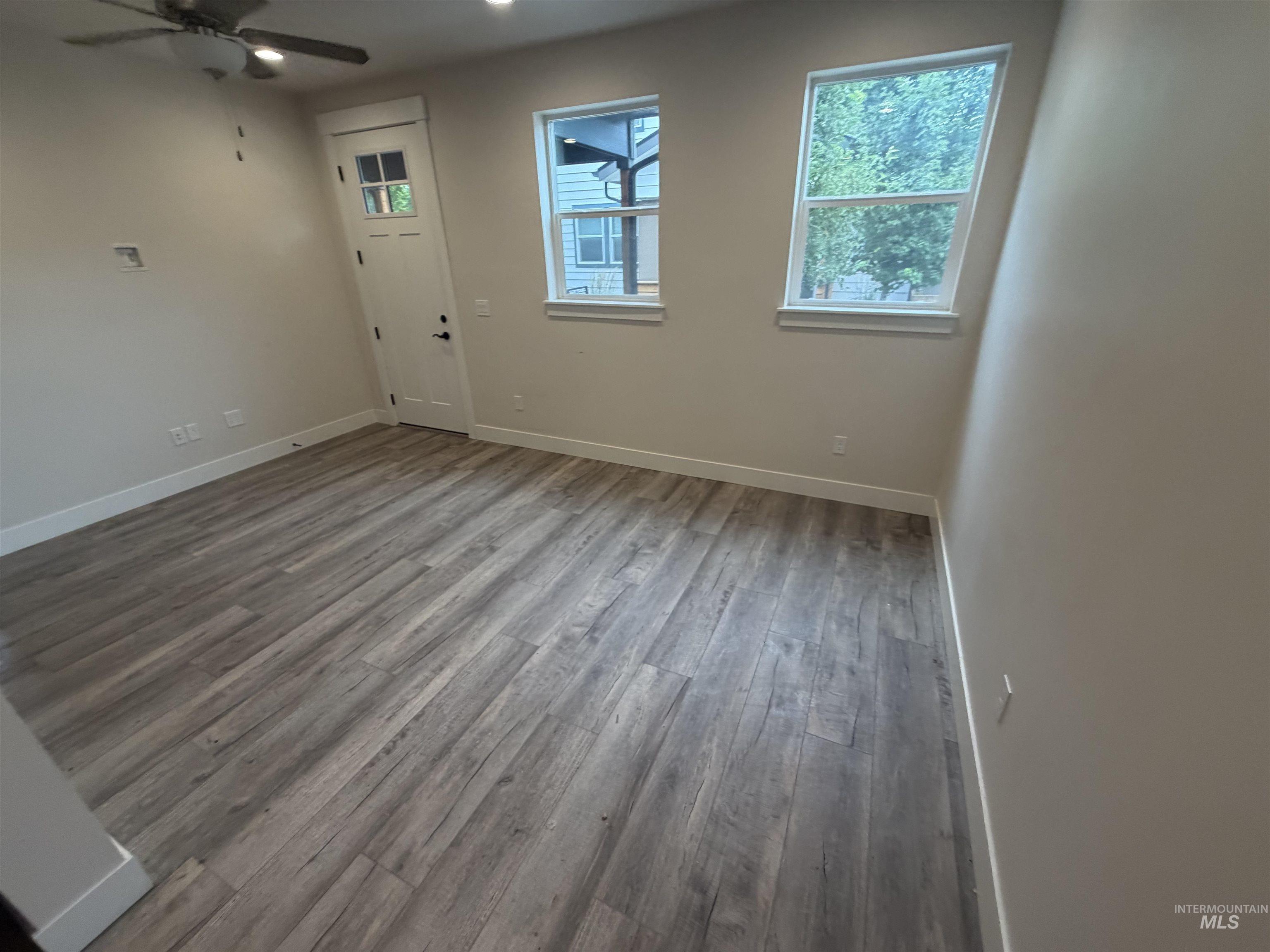 1475 N Bluffs Ridge Lane, Boise, Idaho 83704, 3 Bedrooms, 2 Bathrooms, Residential For Sale, Price $334,000,MLS 98993631
