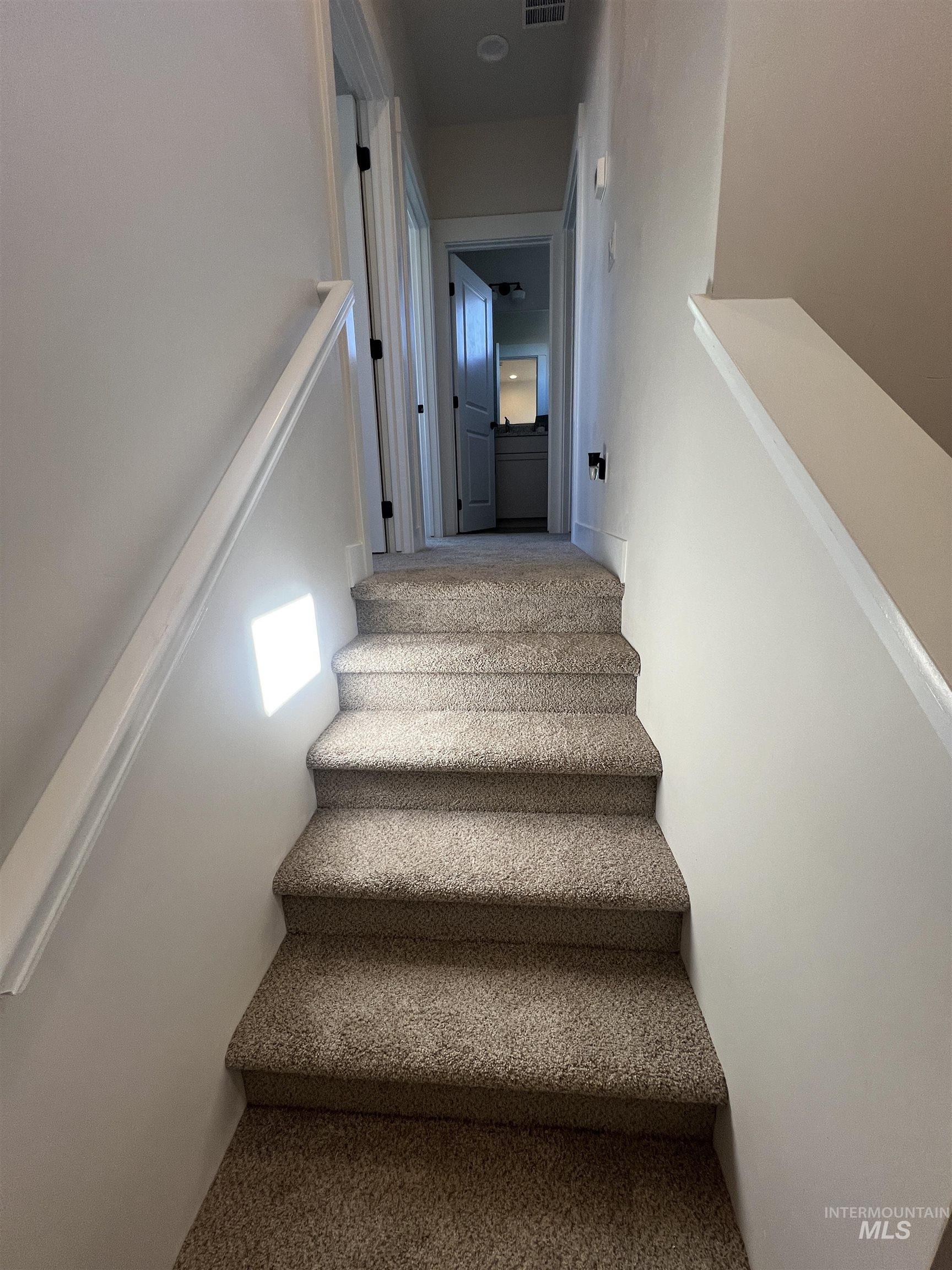 1475 N Bluffs Ridge Lane, Boise, Idaho 83704, 3 Bedrooms, 2 Bathrooms, Residential For Sale, Price $334,000,MLS 98993631