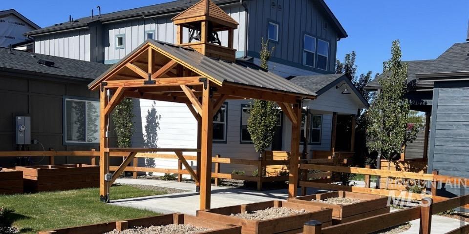 1475 N Bluffs Ridge Lane, Boise, Idaho 83704, 3 Bedrooms, 2 Bathrooms, Residential For Sale, Price $334,000,MLS 98993631