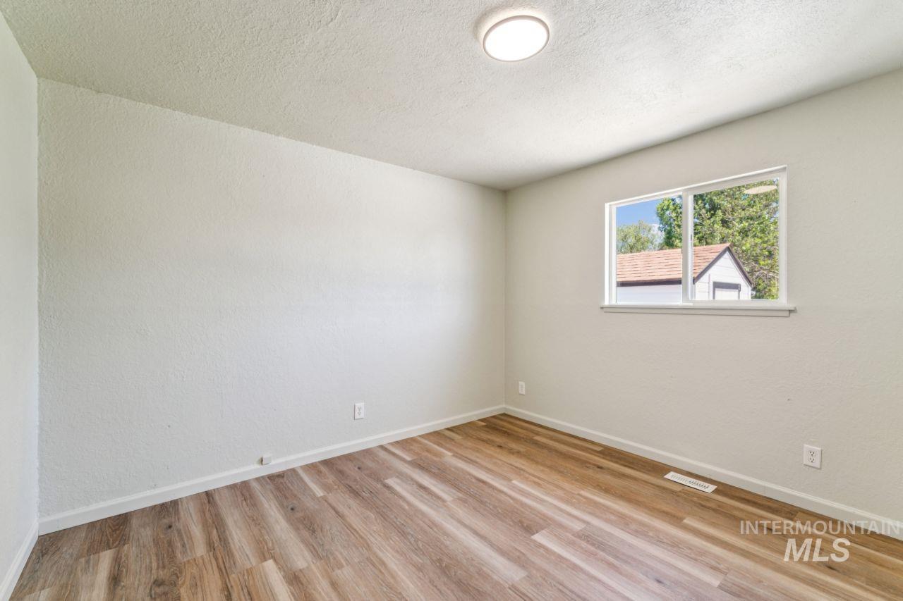 3504 N Jackie Ln, Boise, Idaho 83704, 2 Bedrooms, 1 Bathroom, Residential For Sale, Price $349,000, 98993633