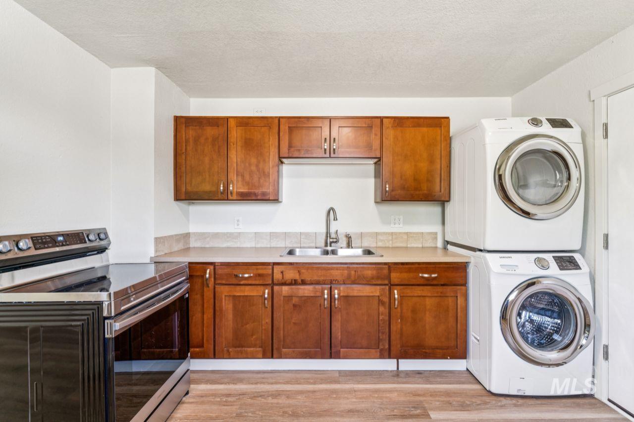 3504 N Jackie Ln, Boise, Idaho 83704, 2 Bedrooms, 1 Bathroom, Residential For Sale, Price $349,000, 98993633