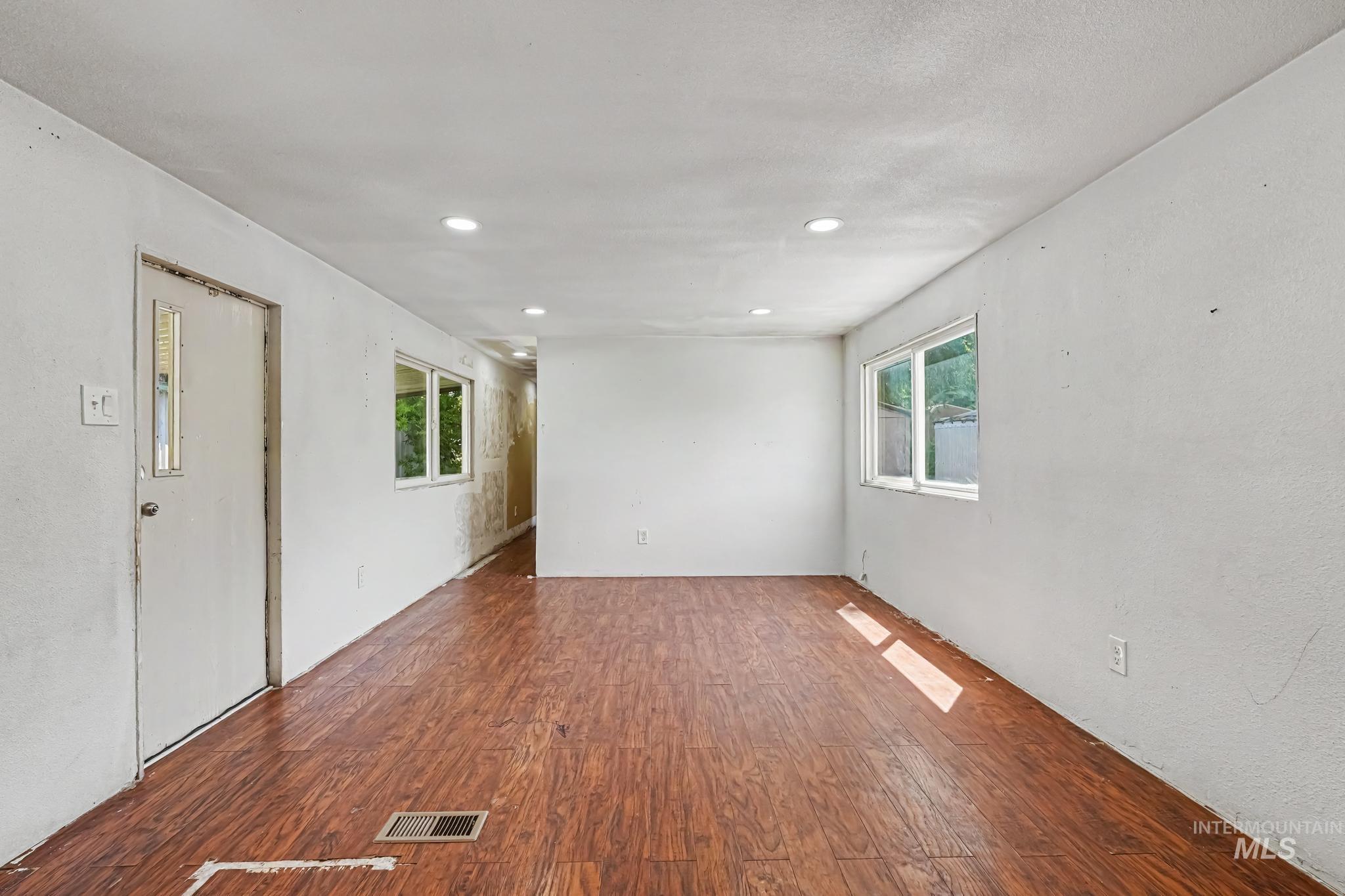 1410 W. Flamingo Avenue, Nampa, Idaho 83651, 2 Bedrooms, 1 Bathroom, Residential For Sale, Price $50,000, 98993636