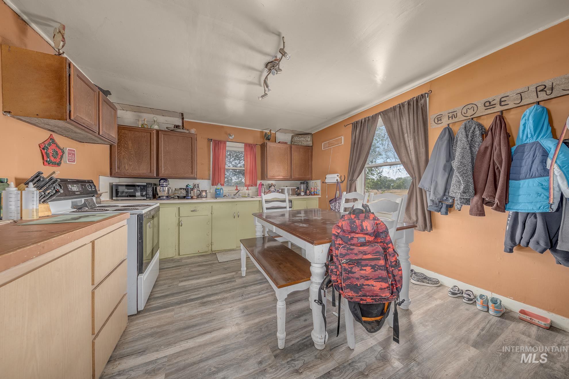 2894 Little Valley Rd, Harper, Idaho 97906, 2 Bedrooms, 1 Bathroom, Farm & Ranch For Sale, Price $675,000,MLS 98993637