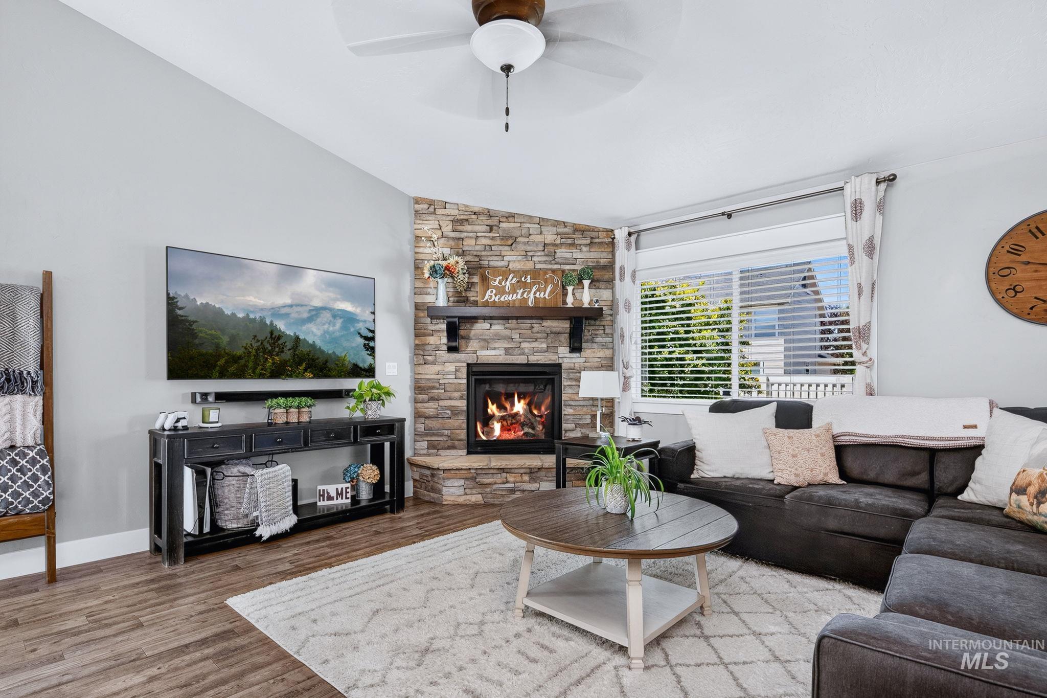 9271 S Copeland way, Kuna, Idaho 83634, 4 Bedrooms, 2 Bathrooms, Residential For Sale, Price $475,000, 98993640