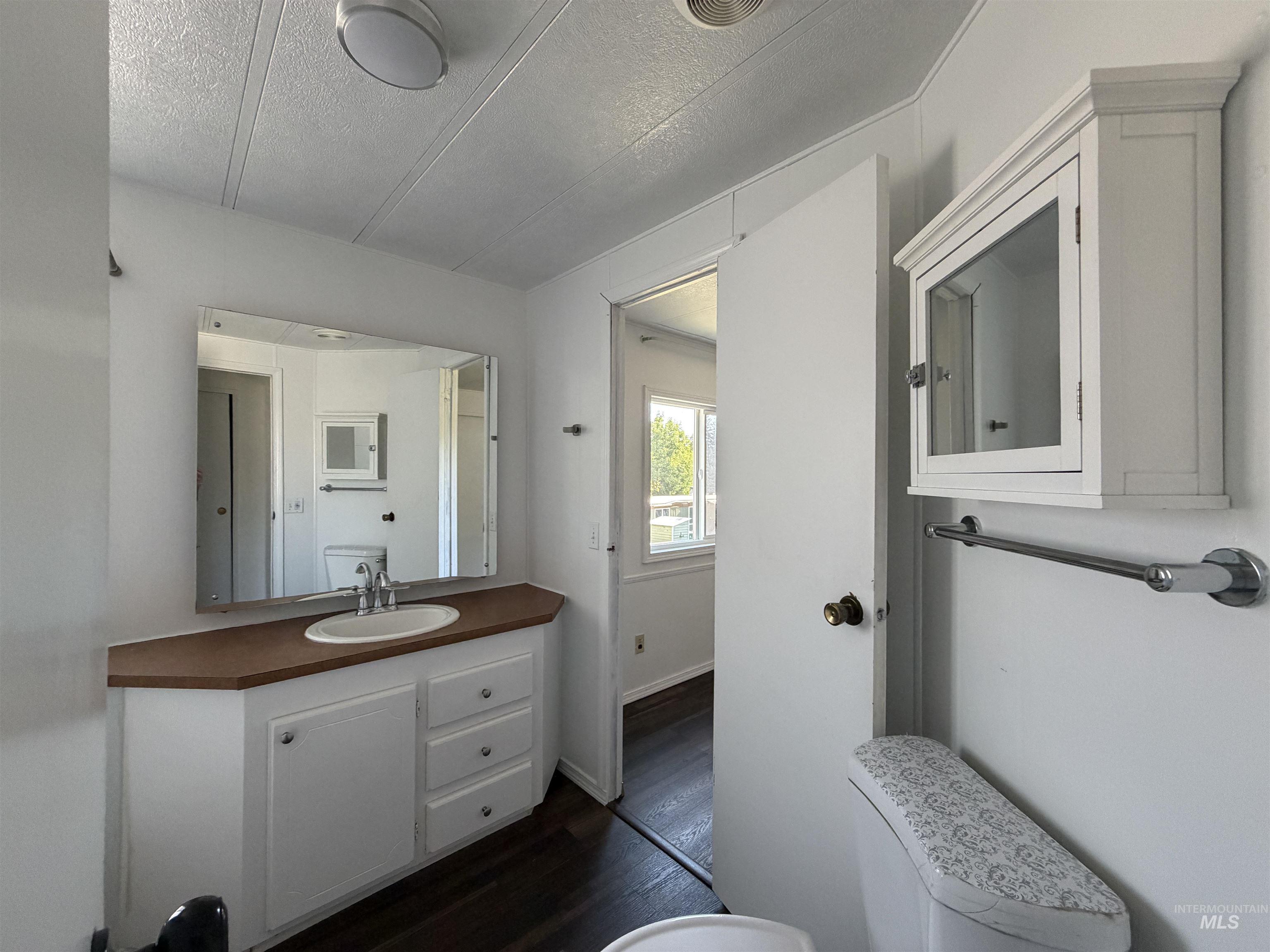 411 N Almon, Moscow, Idaho 83843, 2 Bedrooms, 1 Bathroom, Residential For Sale, Price $59,000, 98993642