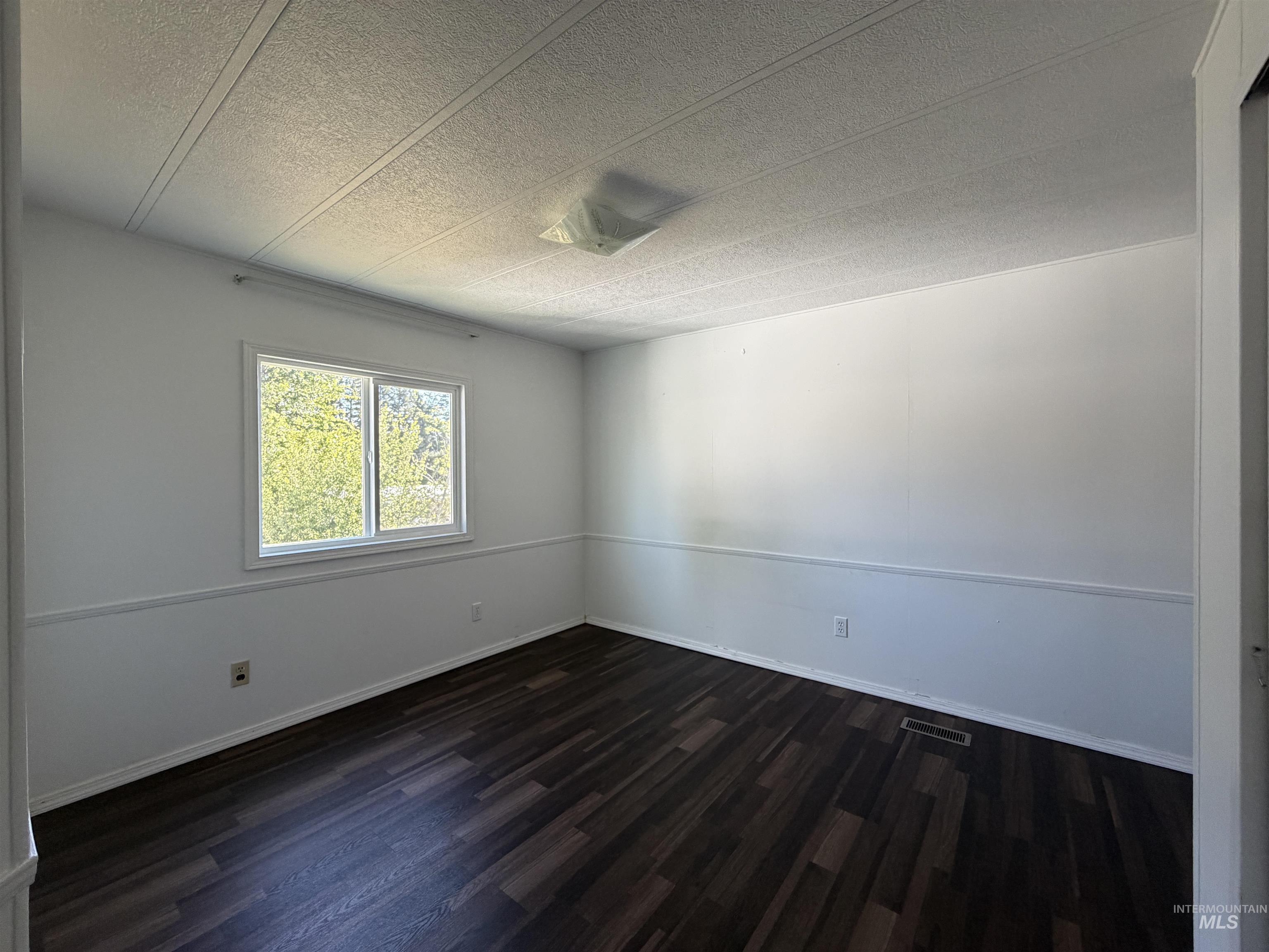 411 N Almon, Moscow, Idaho 83843, 2 Bedrooms, 1 Bathroom, Residential For Sale, Price $59,000, 98993642