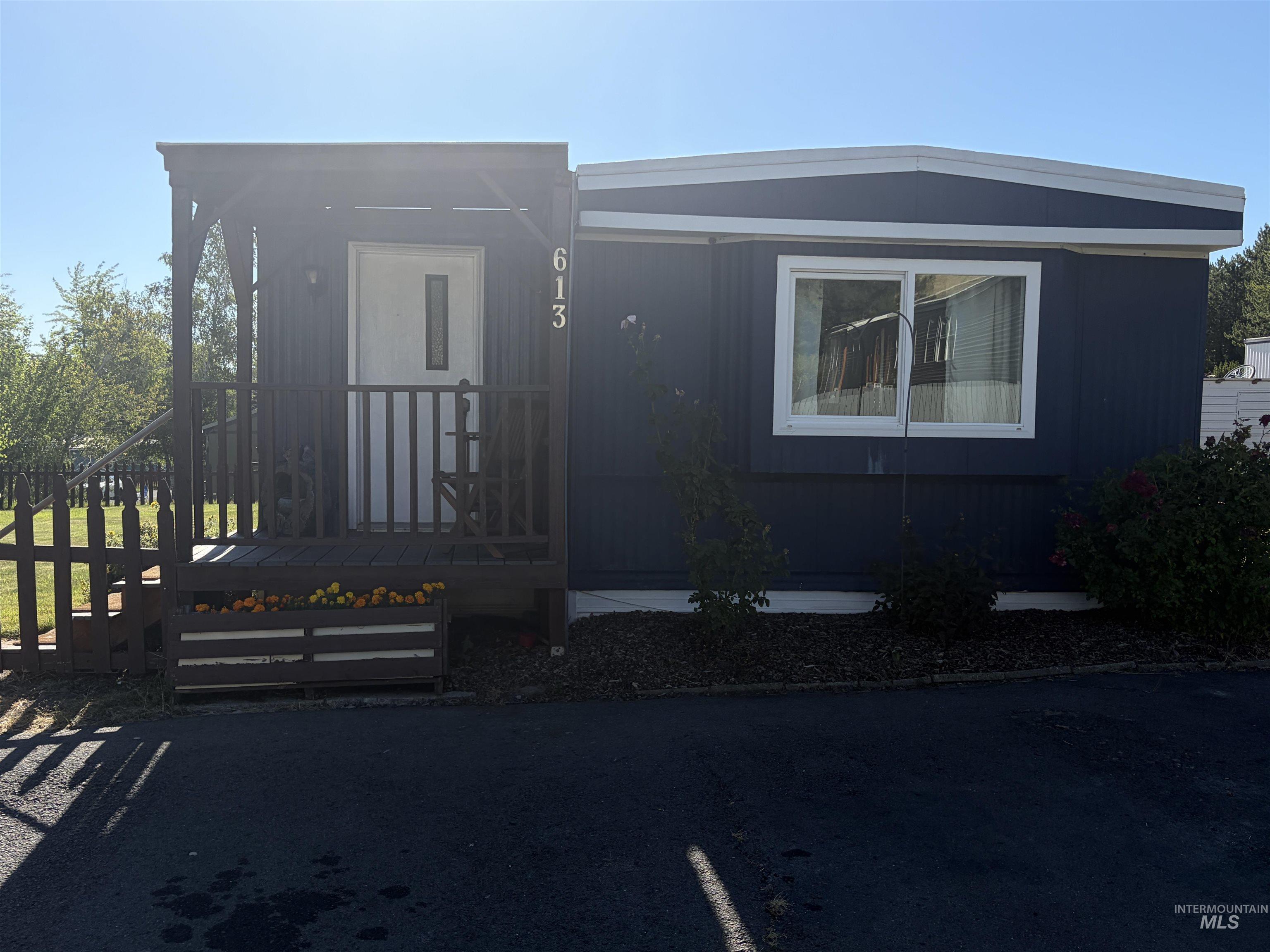 411 N Almon, Moscow, Idaho 83843, 2 Bedrooms, 1 Bathroom, Residential For Sale, Price $59,000, 98993642
