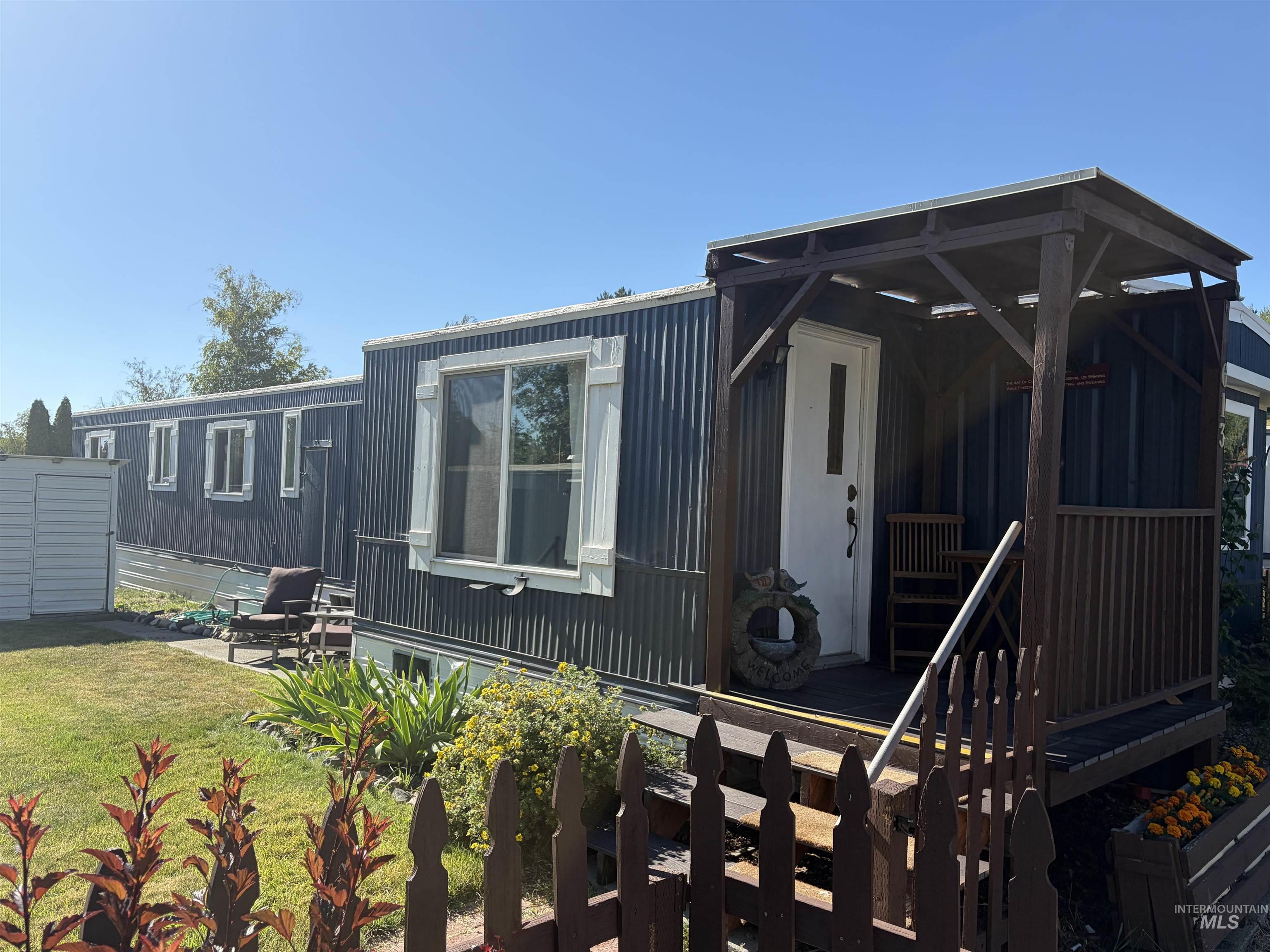 411 N Almon, Moscow, Idaho 83843, 2 Bedrooms, 1 Bathroom, Residential For Sale, Price $59,000, 98993642