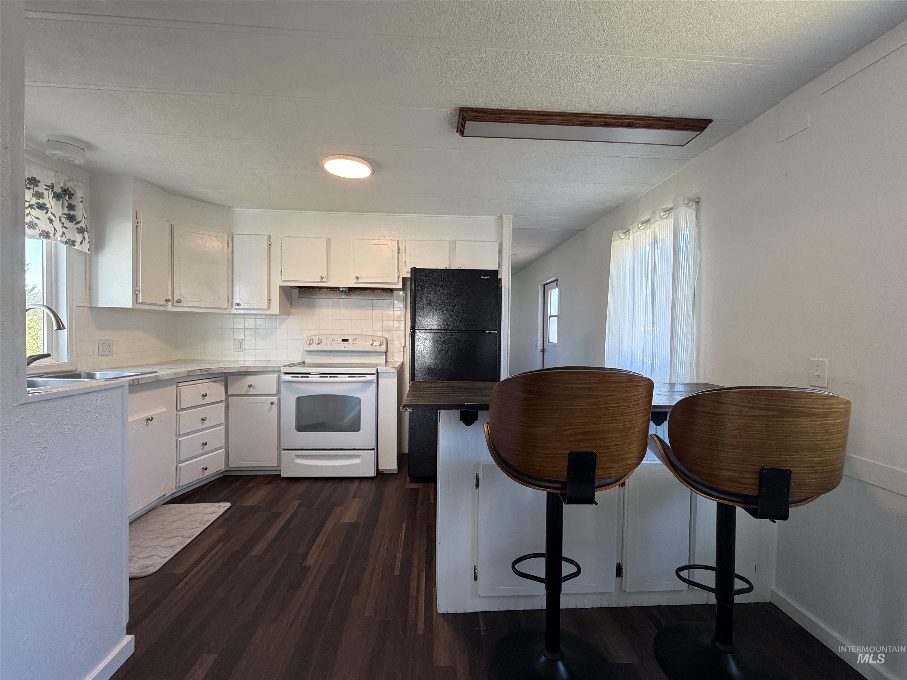 411 N Almon, Moscow, Idaho 83843, 2 Bedrooms, 1 Bathroom, Residential For Sale, Price $59,000, 98993642